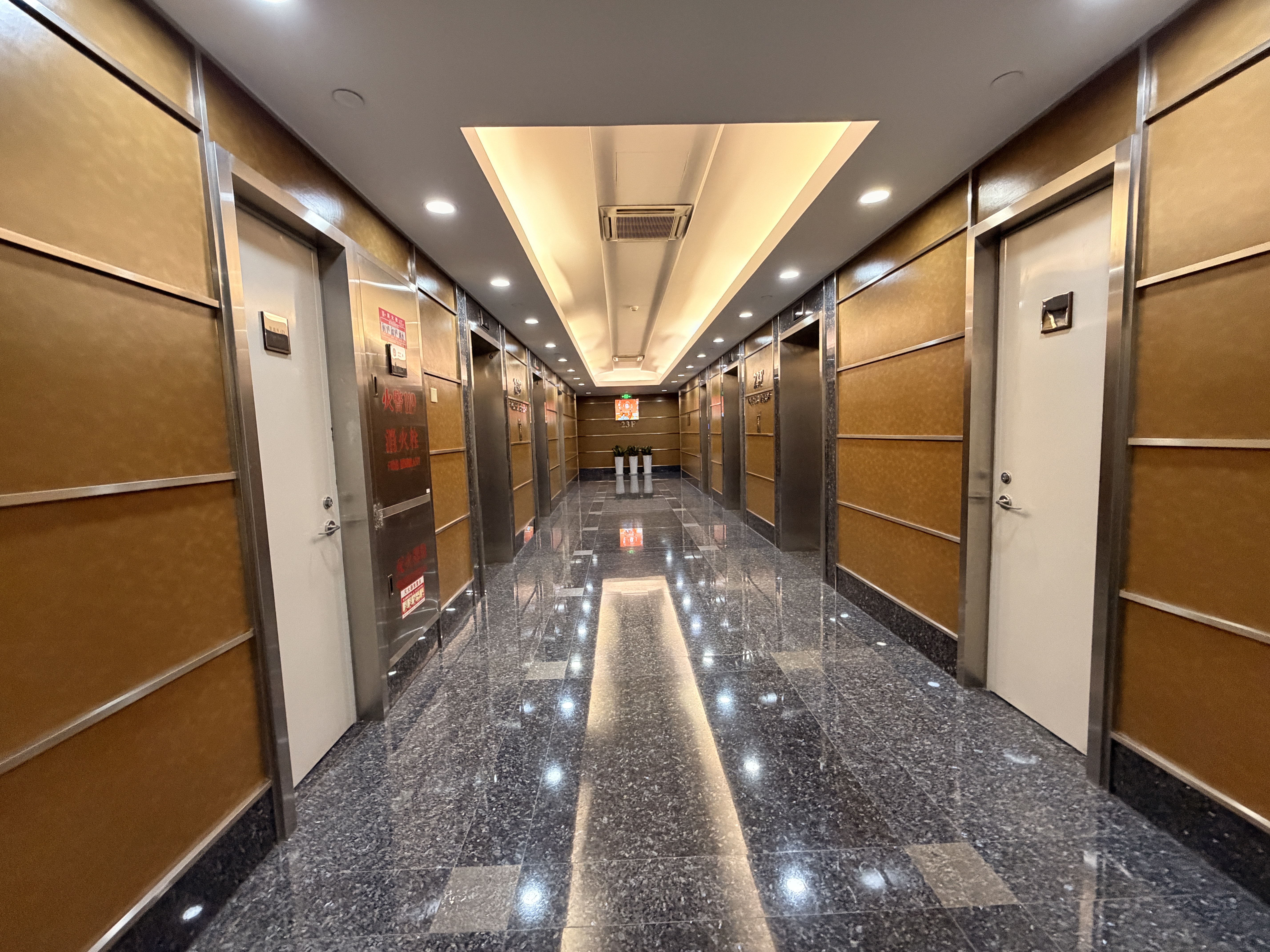 徐家汇均瑶国际广场123平米写字楼出租