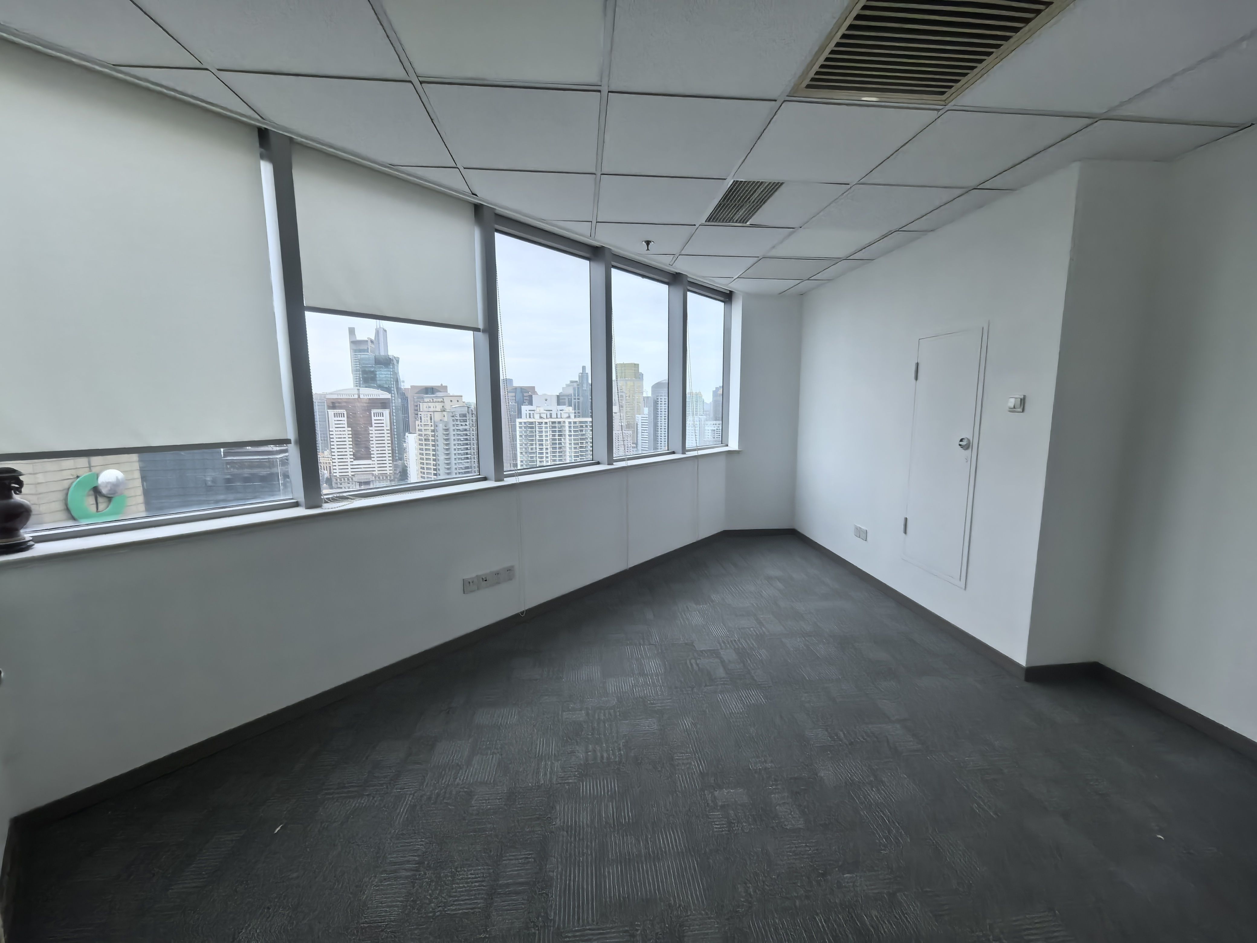 淮海中路淮海中华大厦176平米写字楼出租