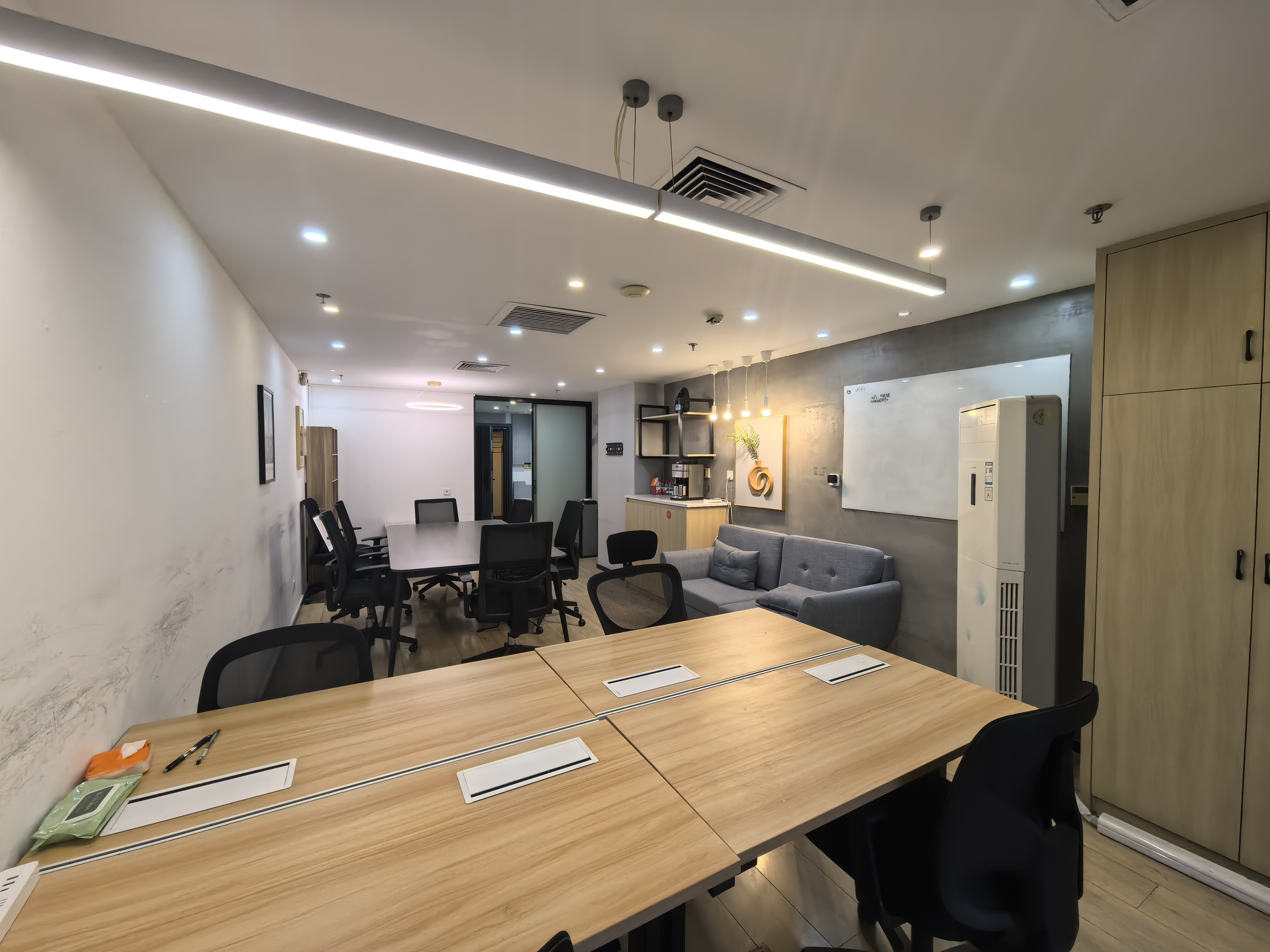 淮海中路淮海中华大厦58平米写字楼出租