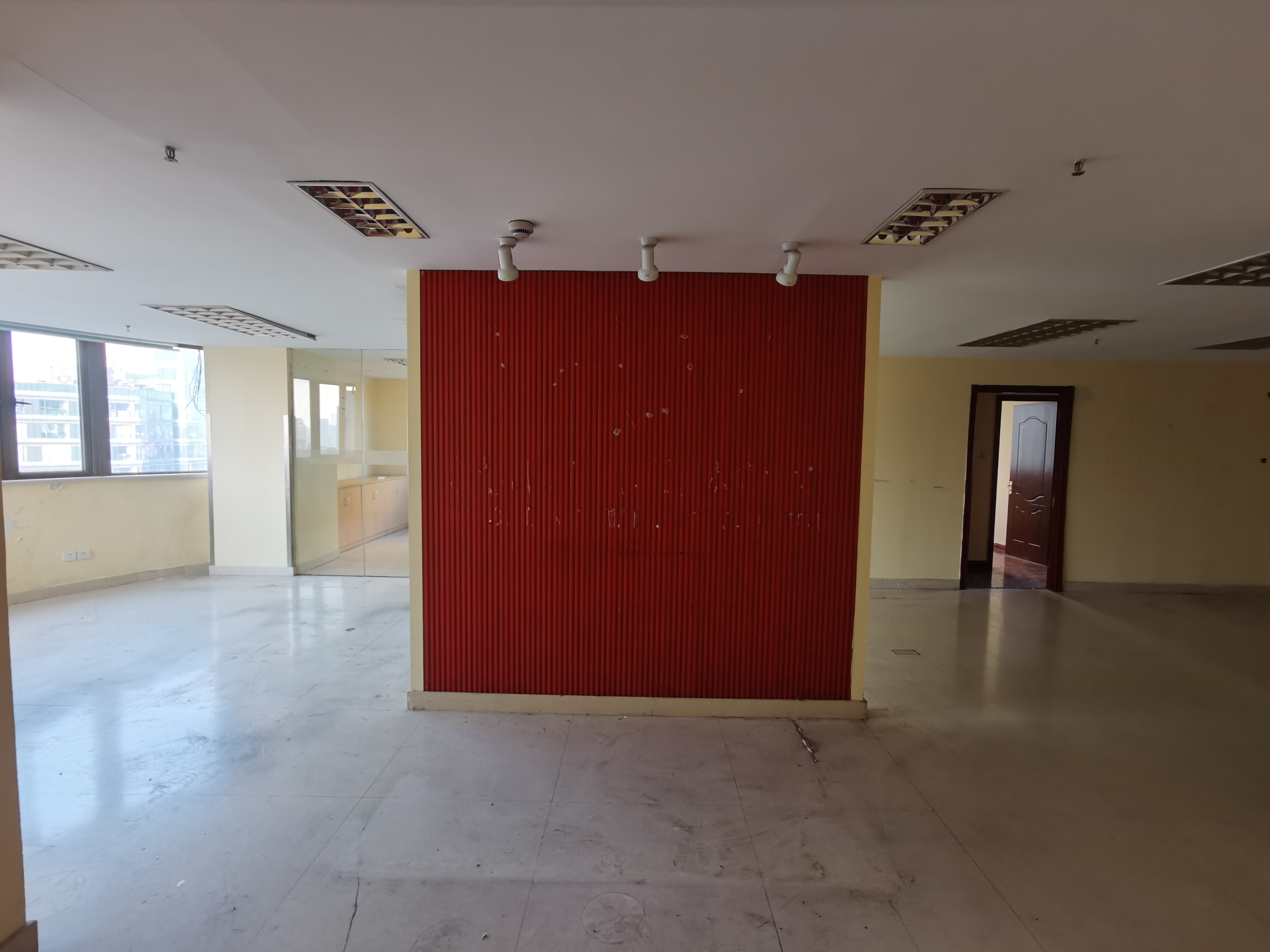 老西门永惠大厦215平米写字楼出租