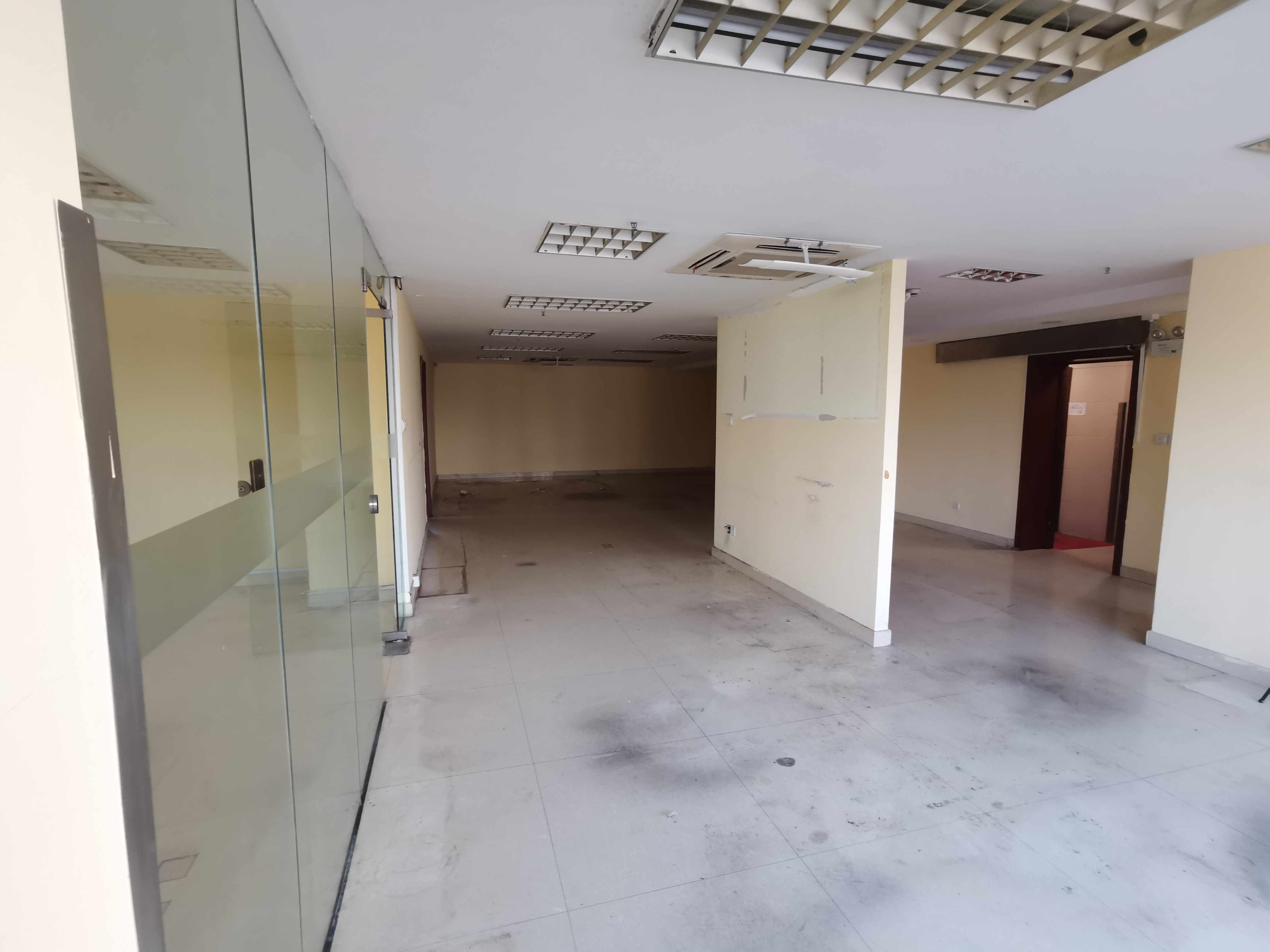 老西门永惠大厦215平米写字楼出租