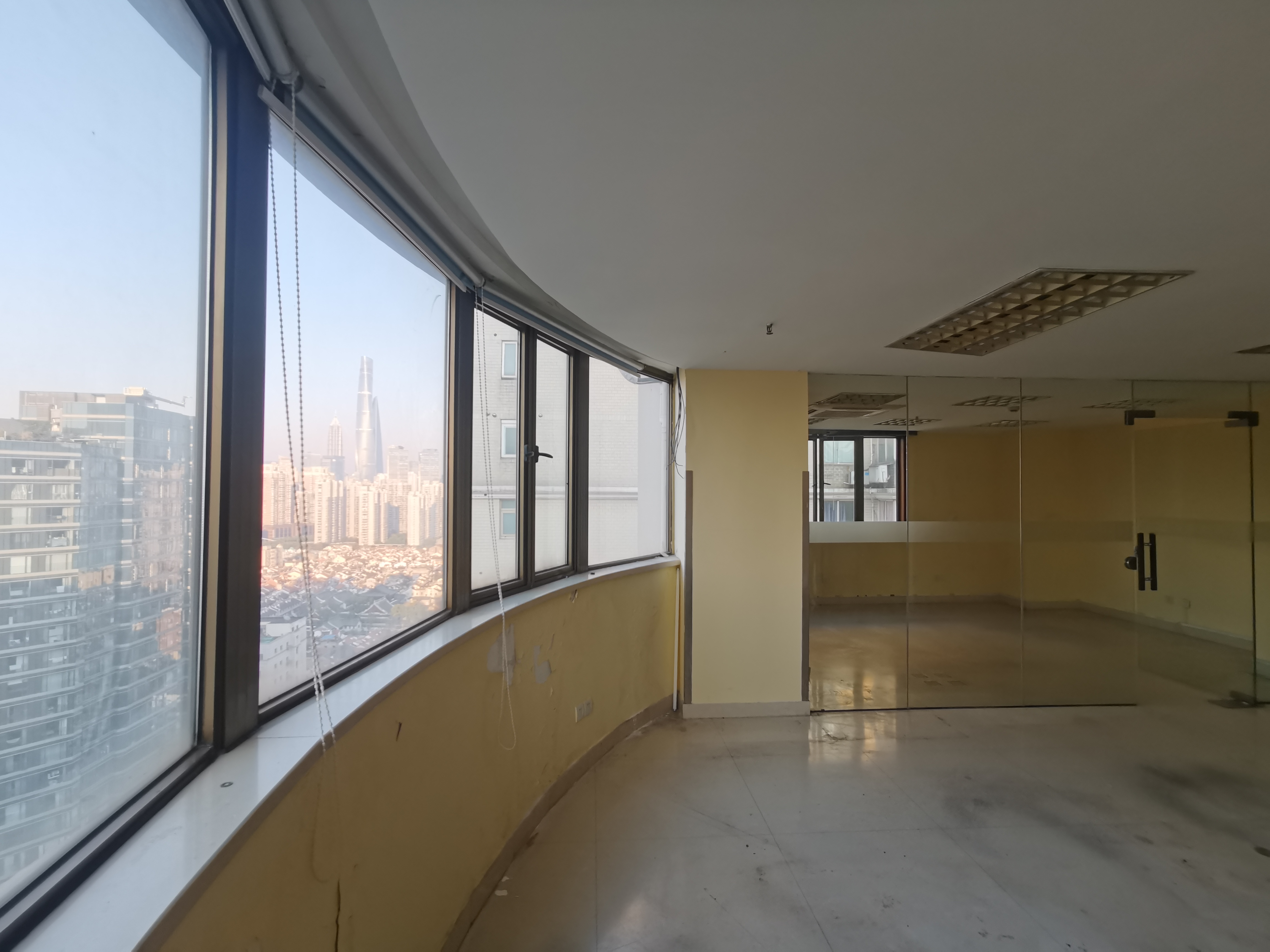 老西门永惠大厦215平米写字楼出租