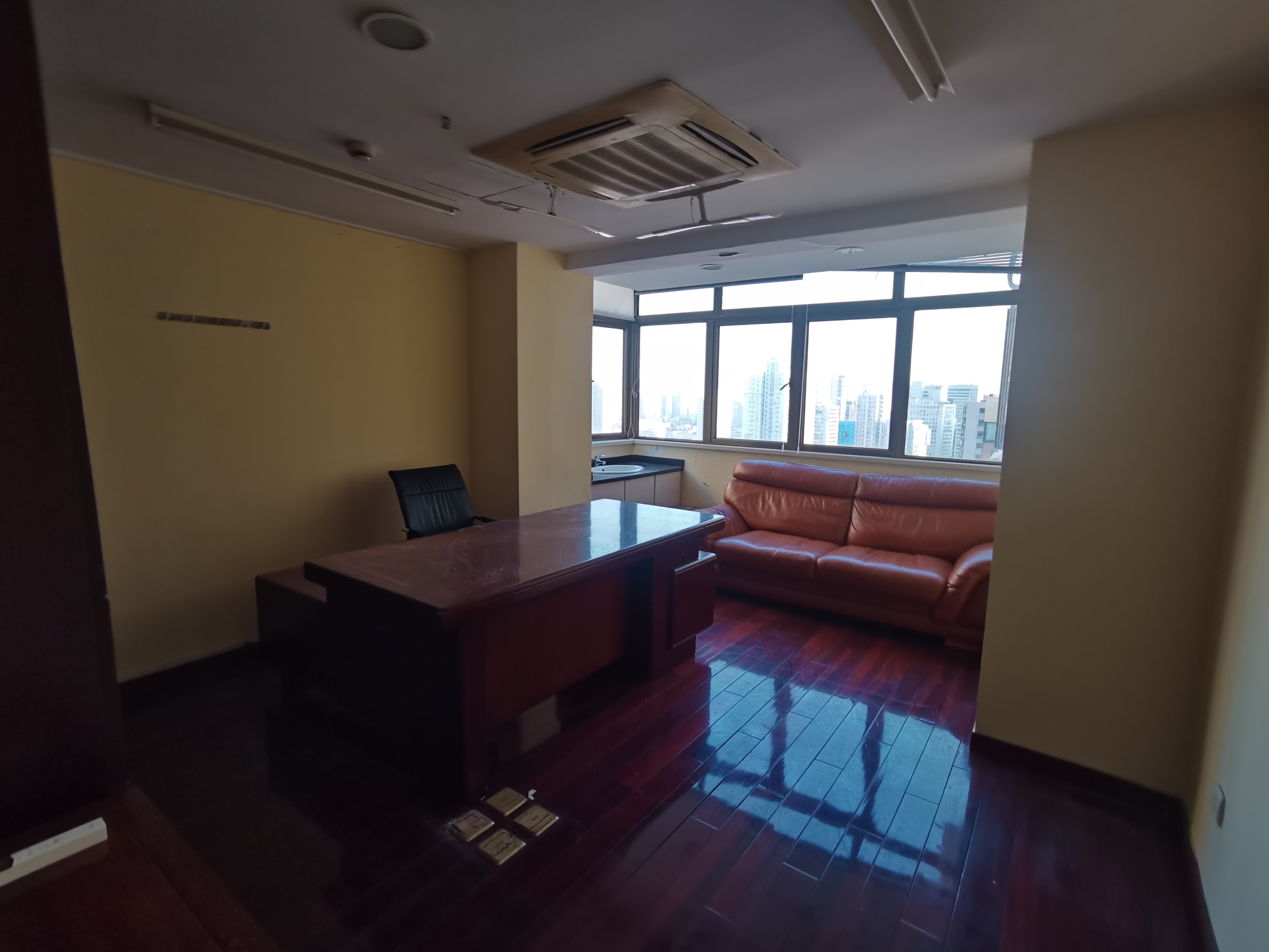 老西门永惠大厦215平米写字楼出租