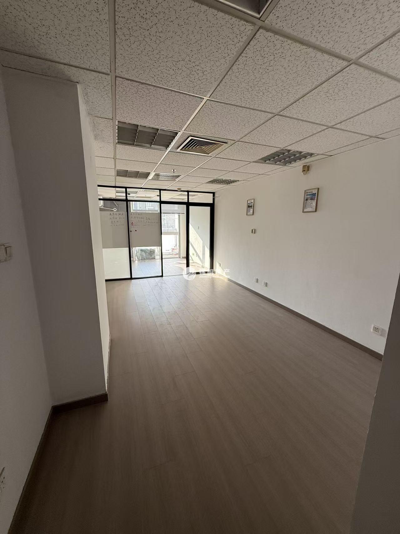 淮海中路淮海中华大厦54平米写字楼出租