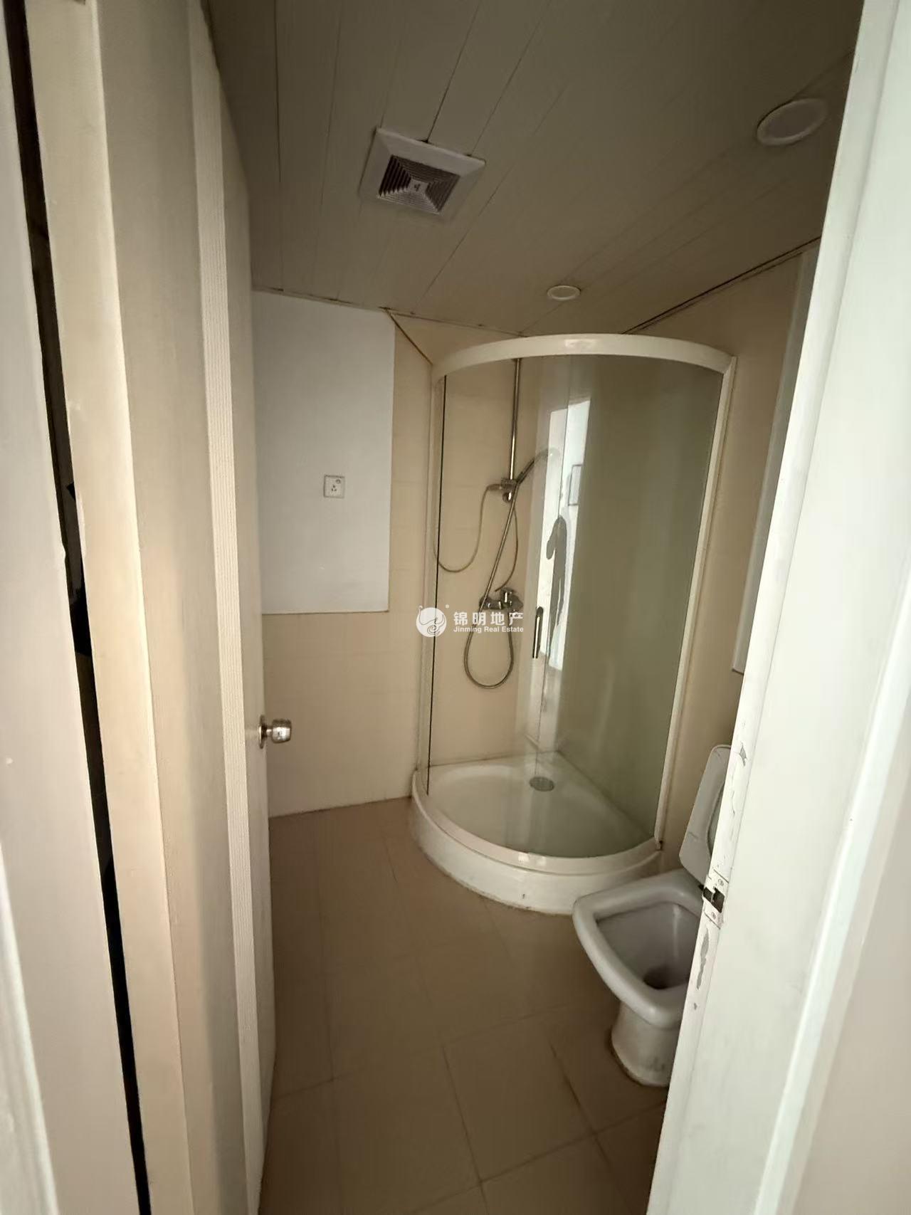 淮海中路淮海中华大厦54平米写字楼出租