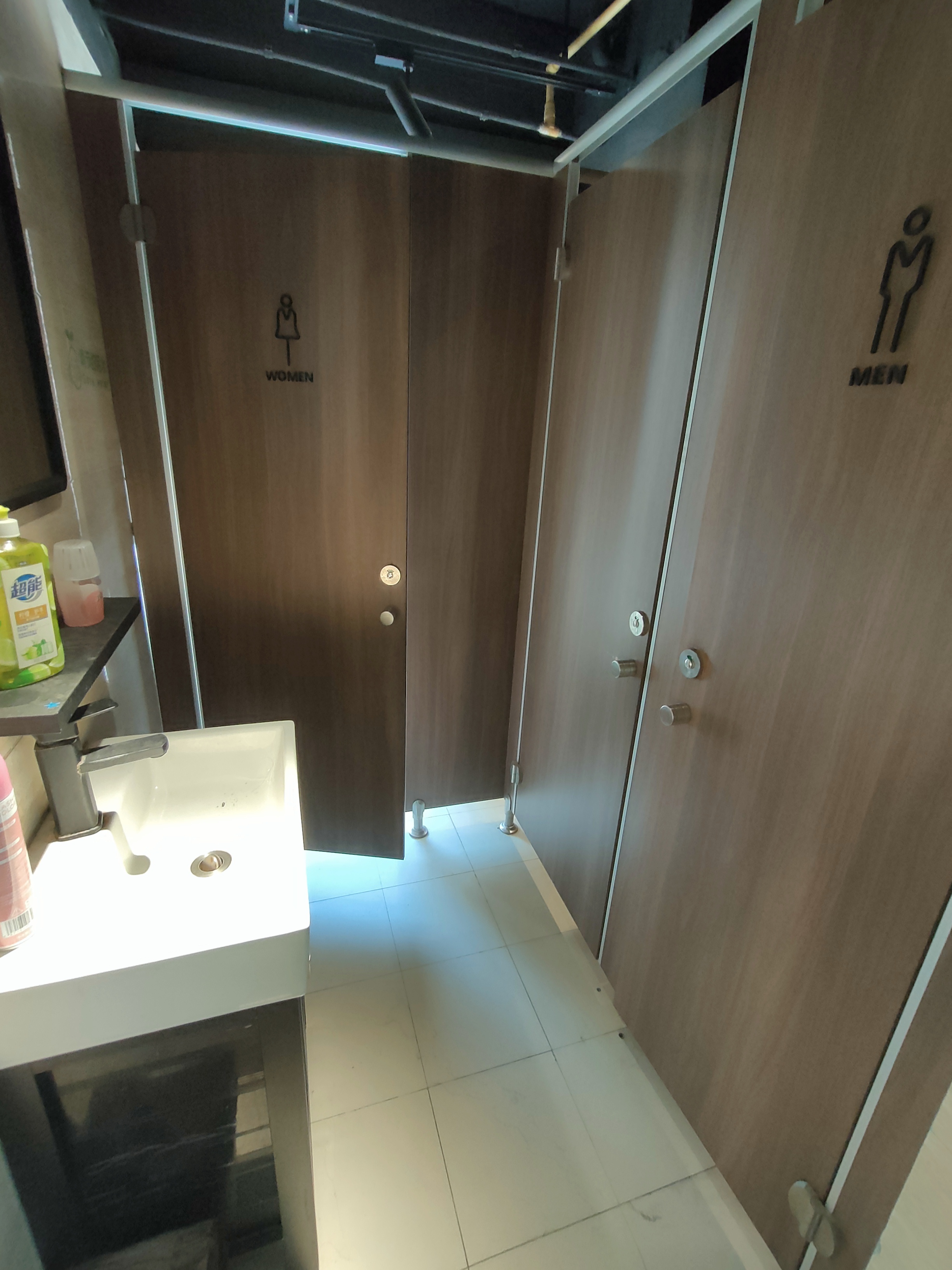 长寿路悦达国际大厦143平米写字楼出租