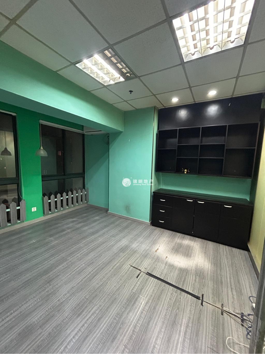 南京西路博鸿大厦95平米写字楼出租