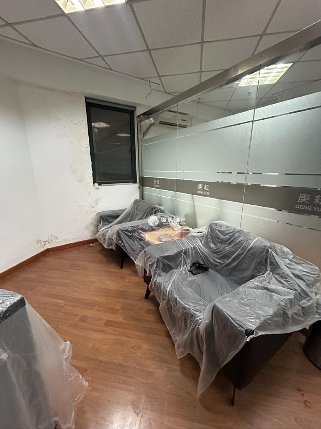 南京西路博鸿大厦75平米写字楼出租