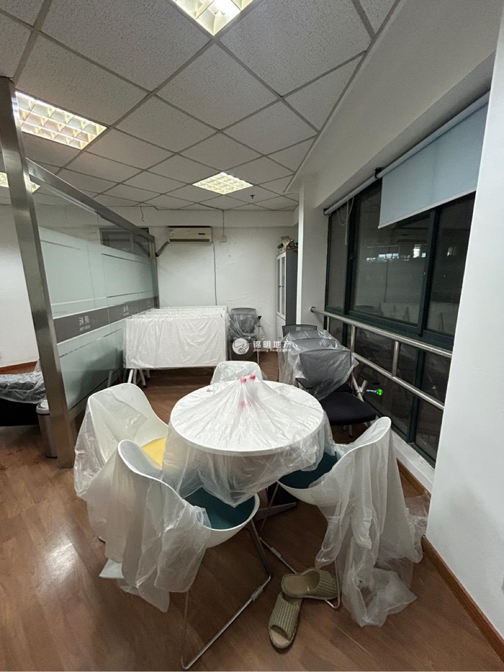 南京西路博鸿大厦75平米写字楼出租