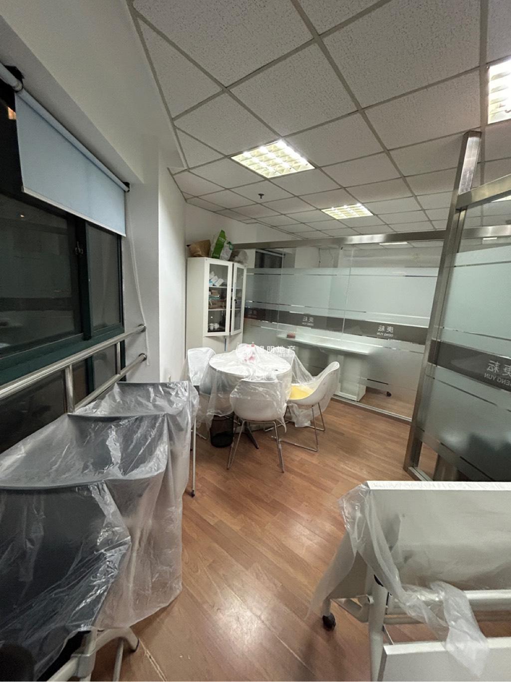 南京西路博鸿大厦75平米写字楼出租