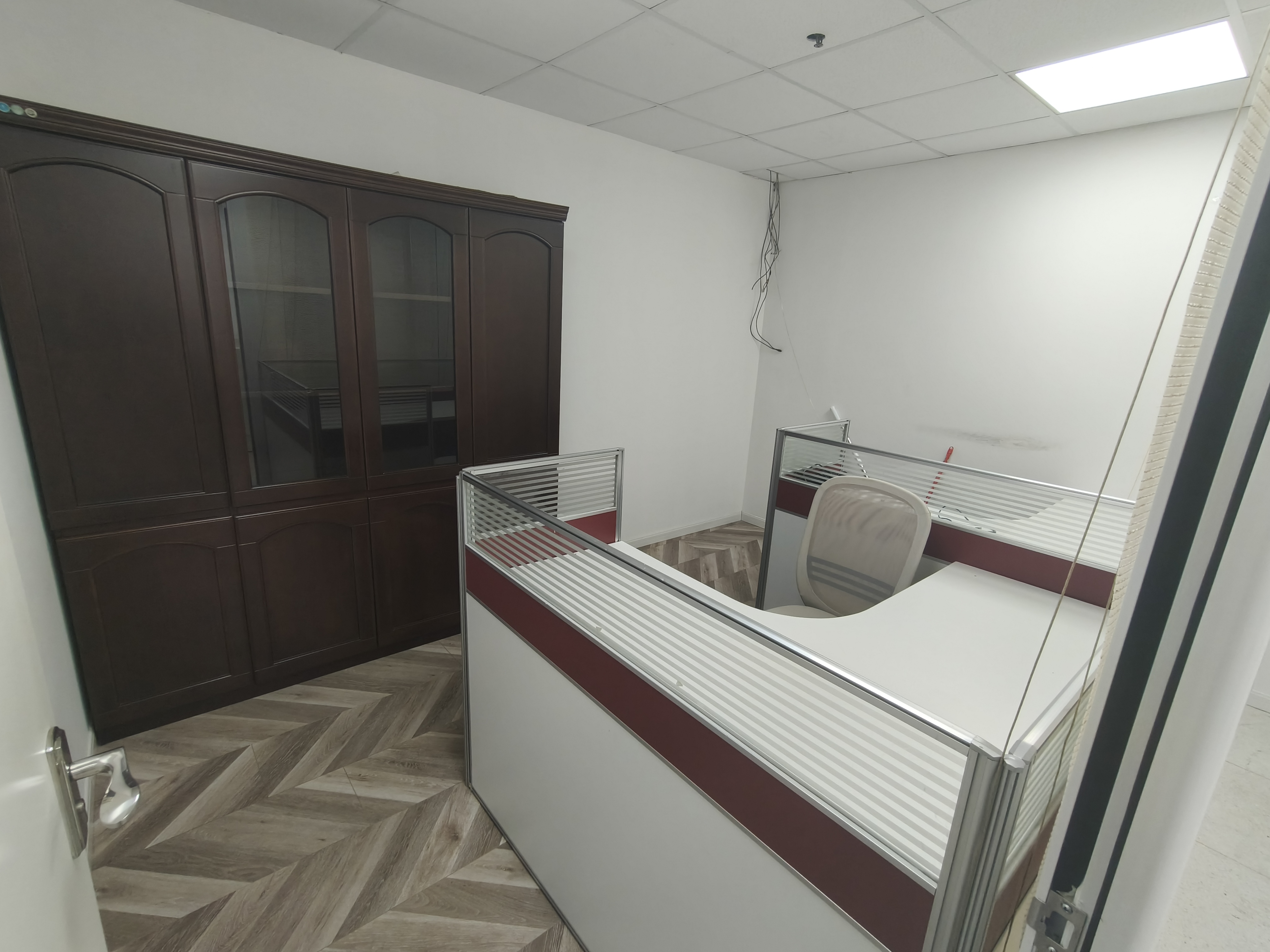 老西门申能国际大厦125平米写字楼出租