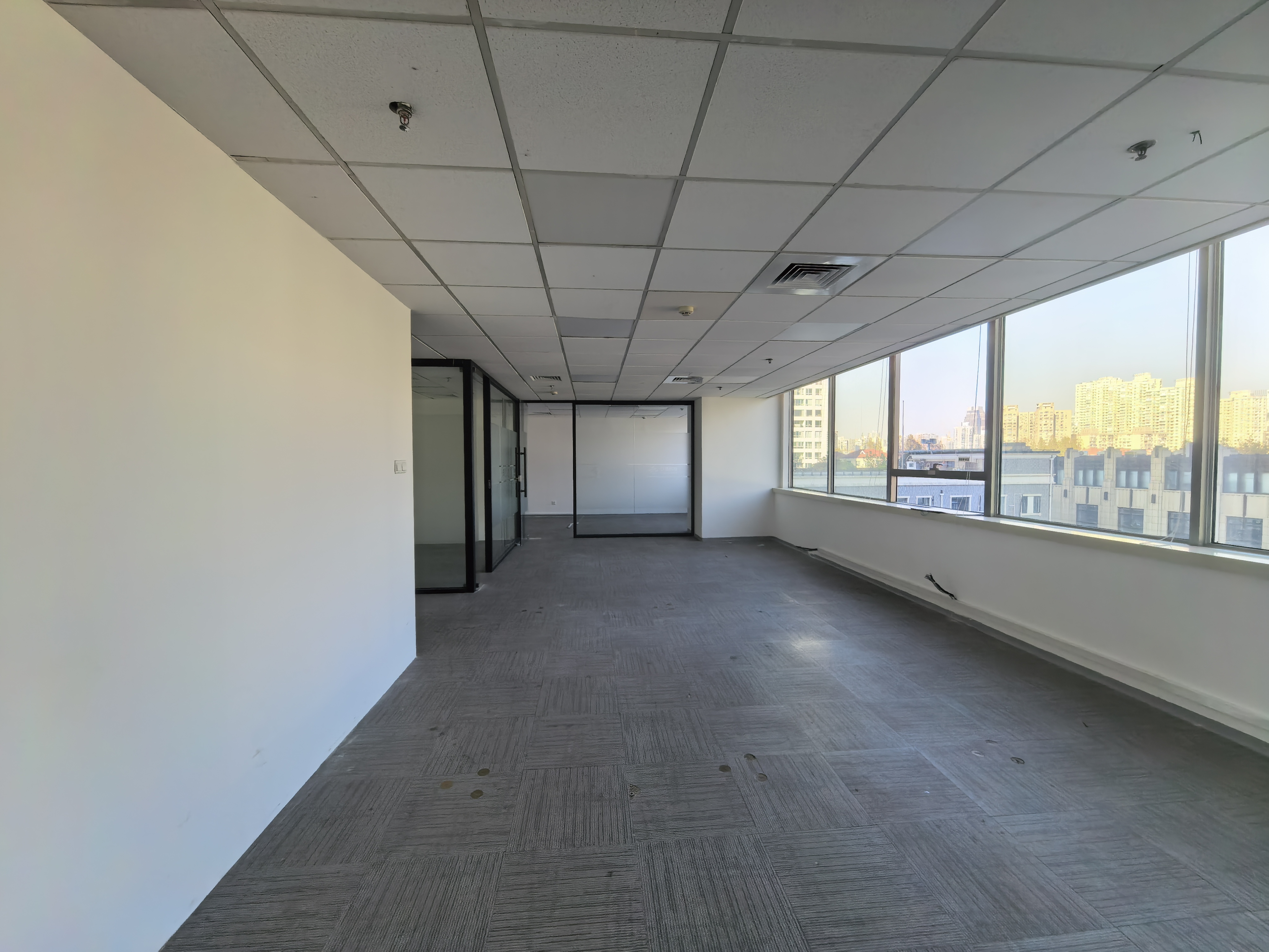 镇宁路兆丰世贸大厦118平米写字楼出租