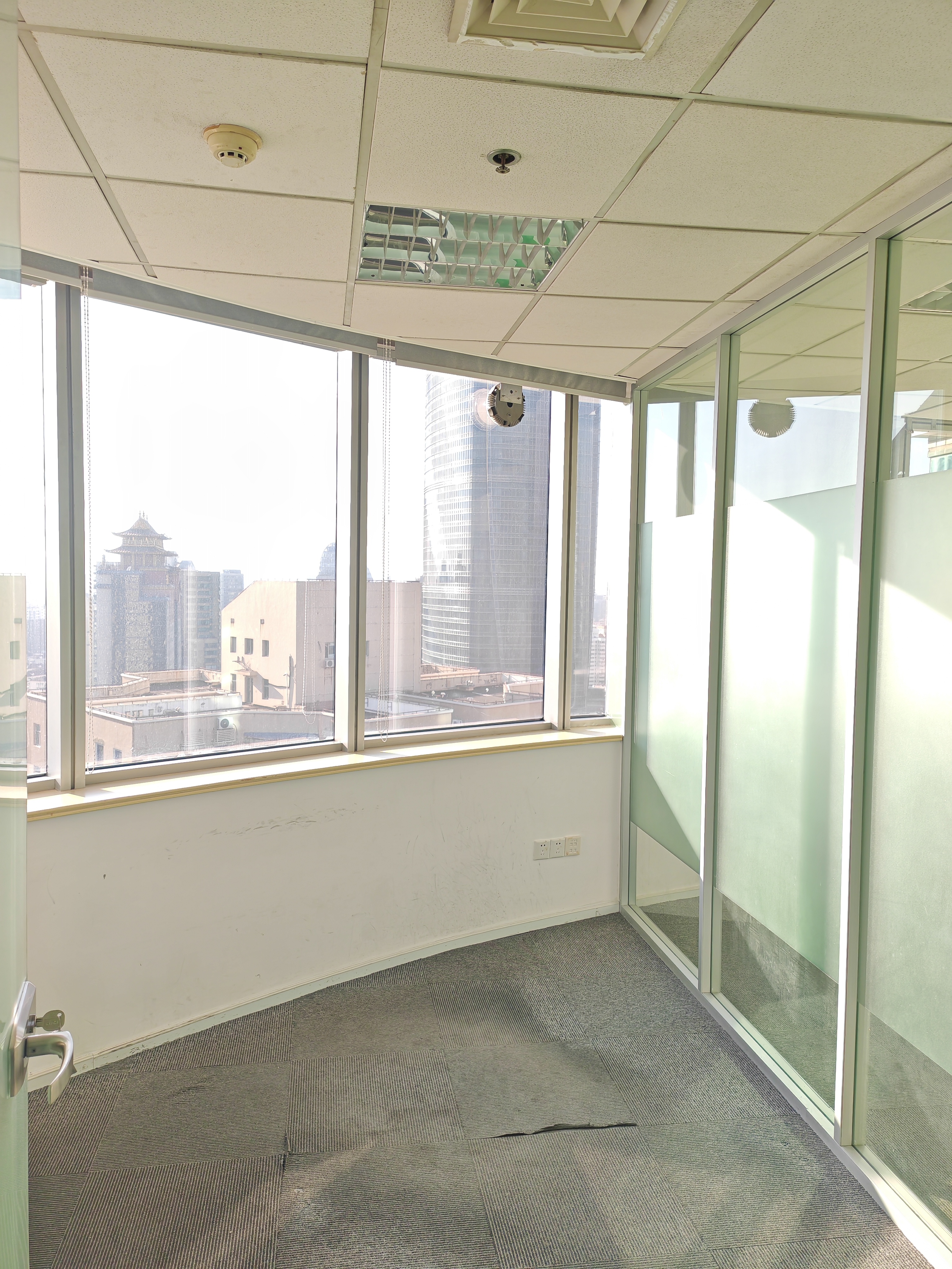 徐家汇上海实业大厦123平米写字楼出租