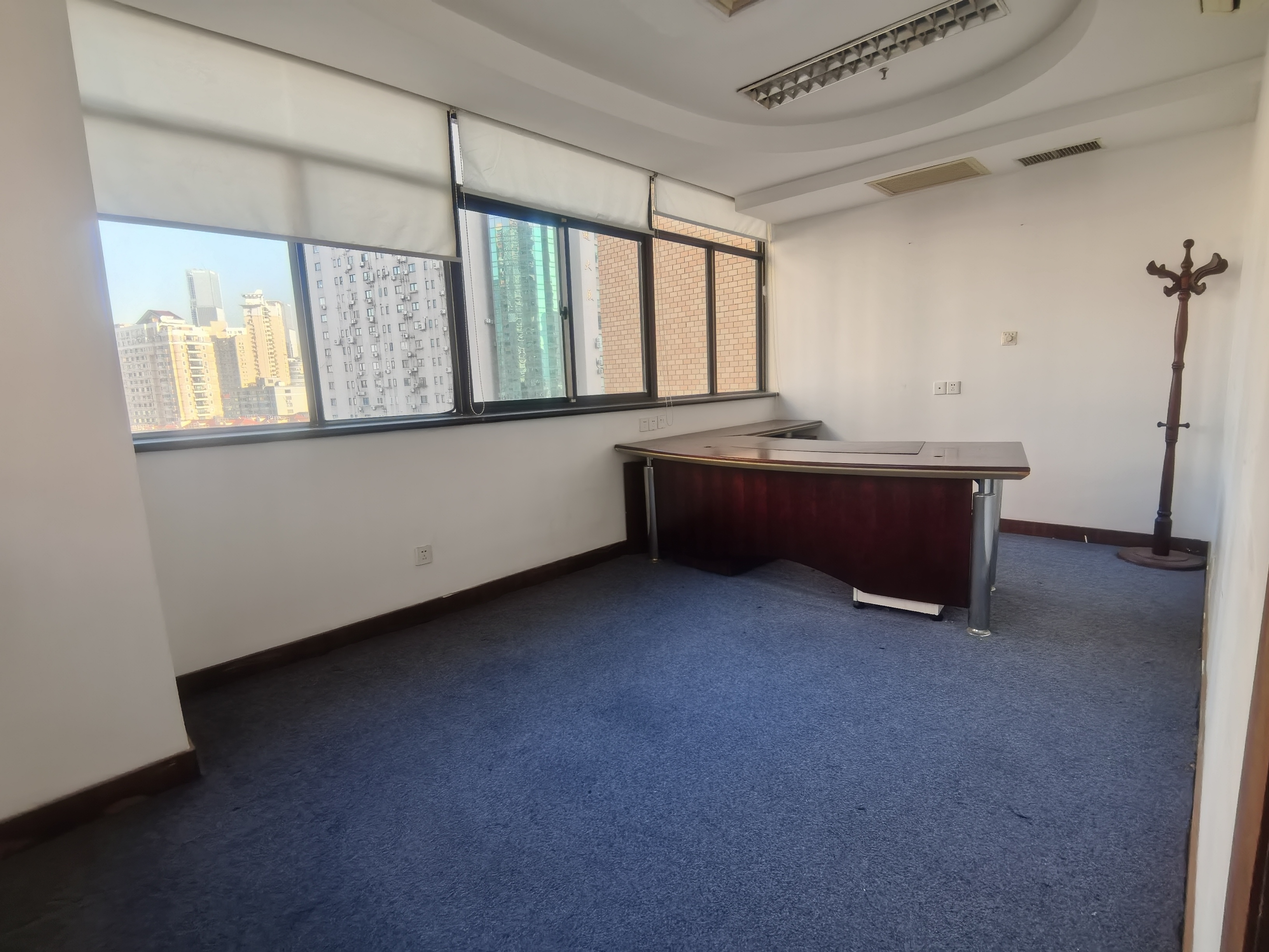 老西门安基大厦132平米写字楼出租