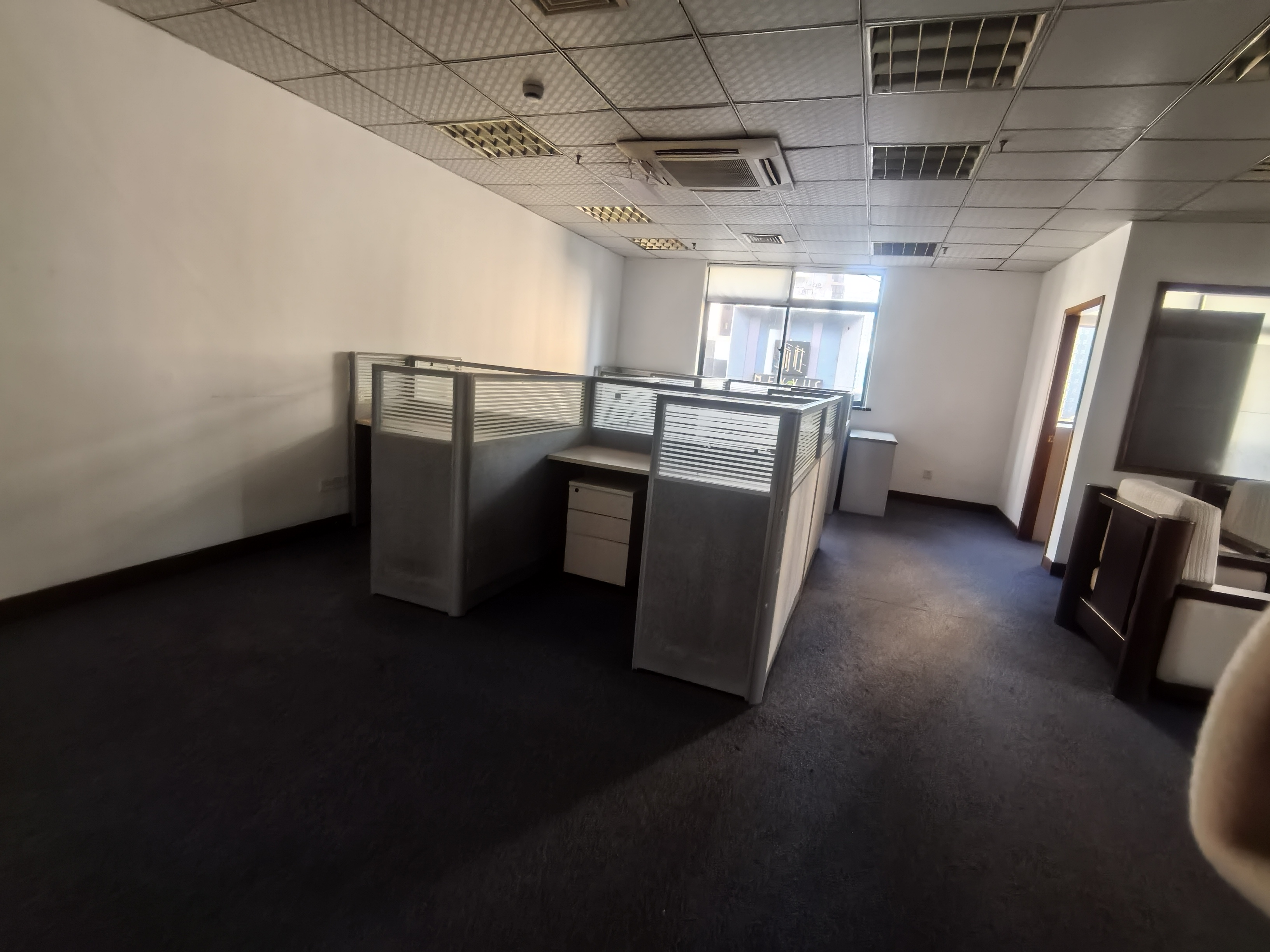 老西门安基大厦132平米写字楼出租