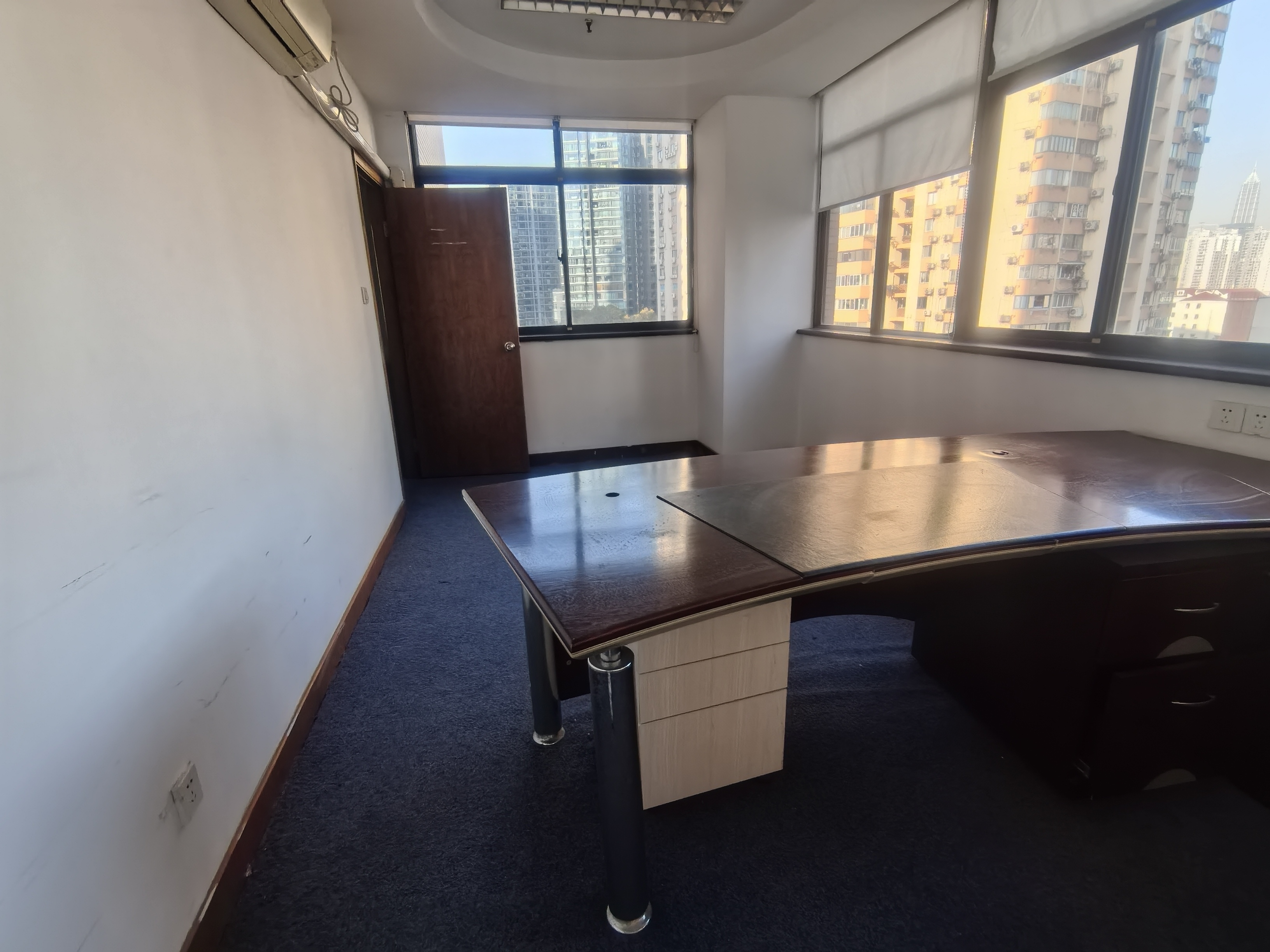 老西门安基大厦132平米写字楼出租