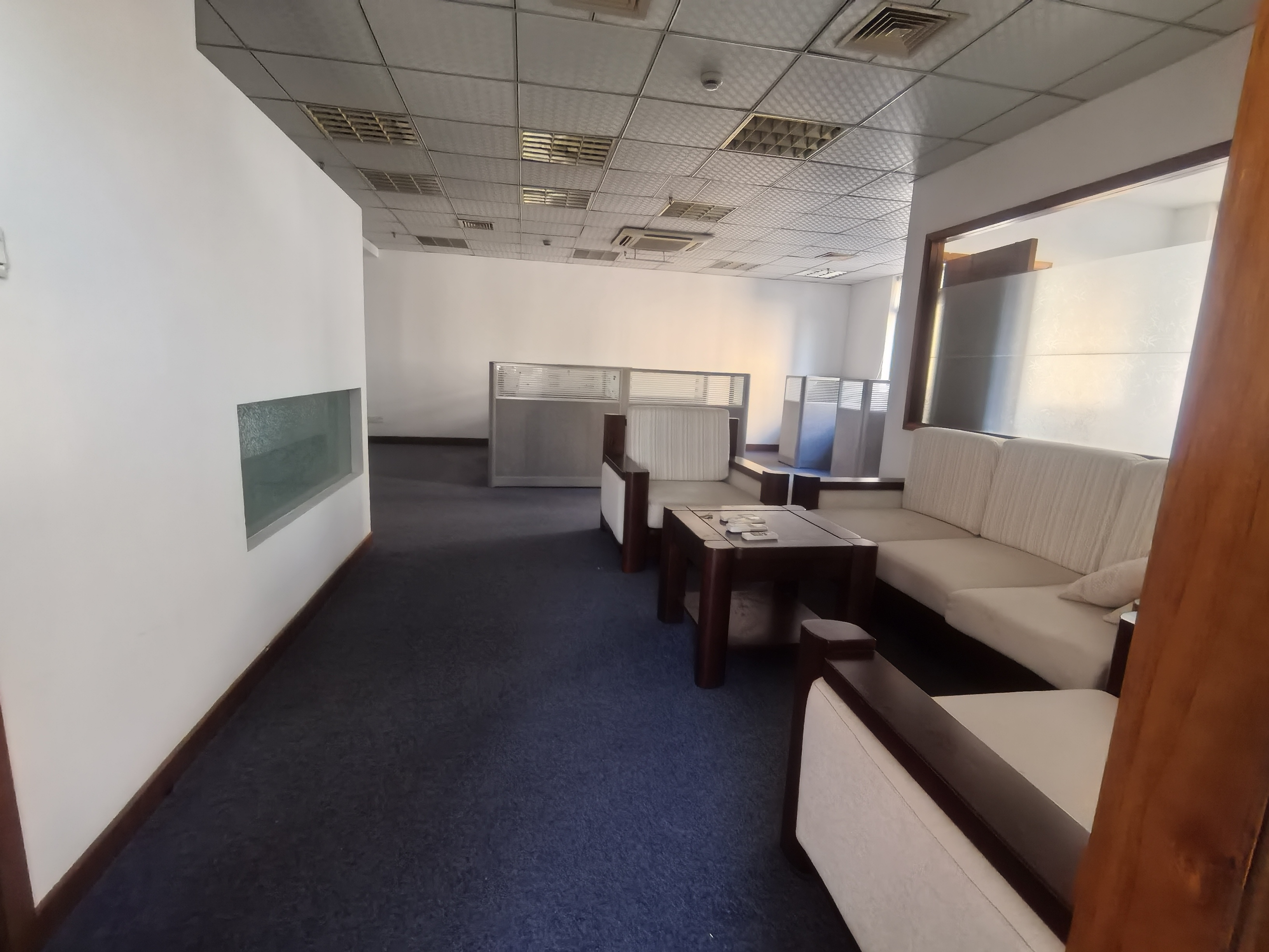 老西门安基大厦132平米写字楼出租