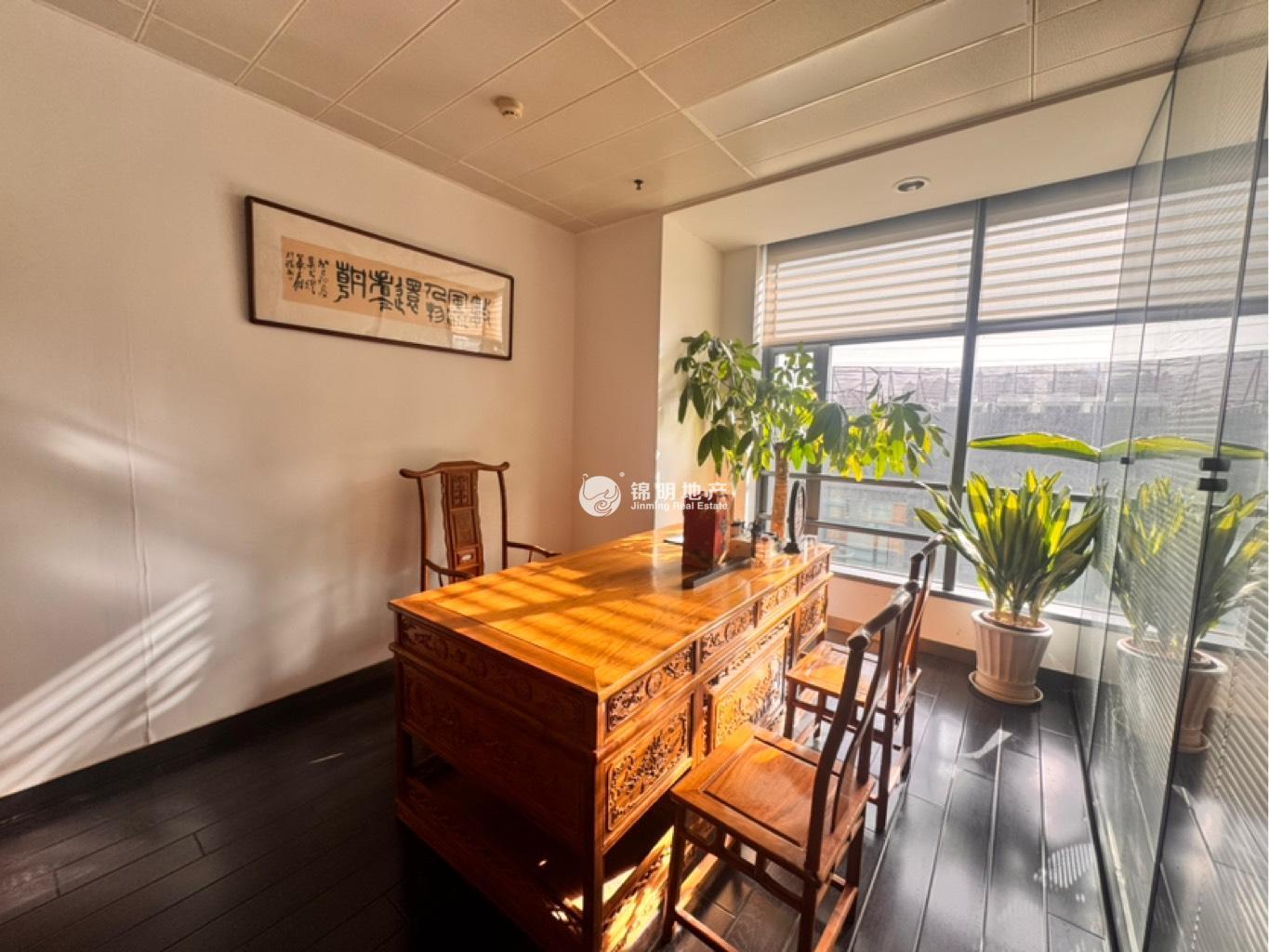 长风赢华国际广场136平米写字楼出租