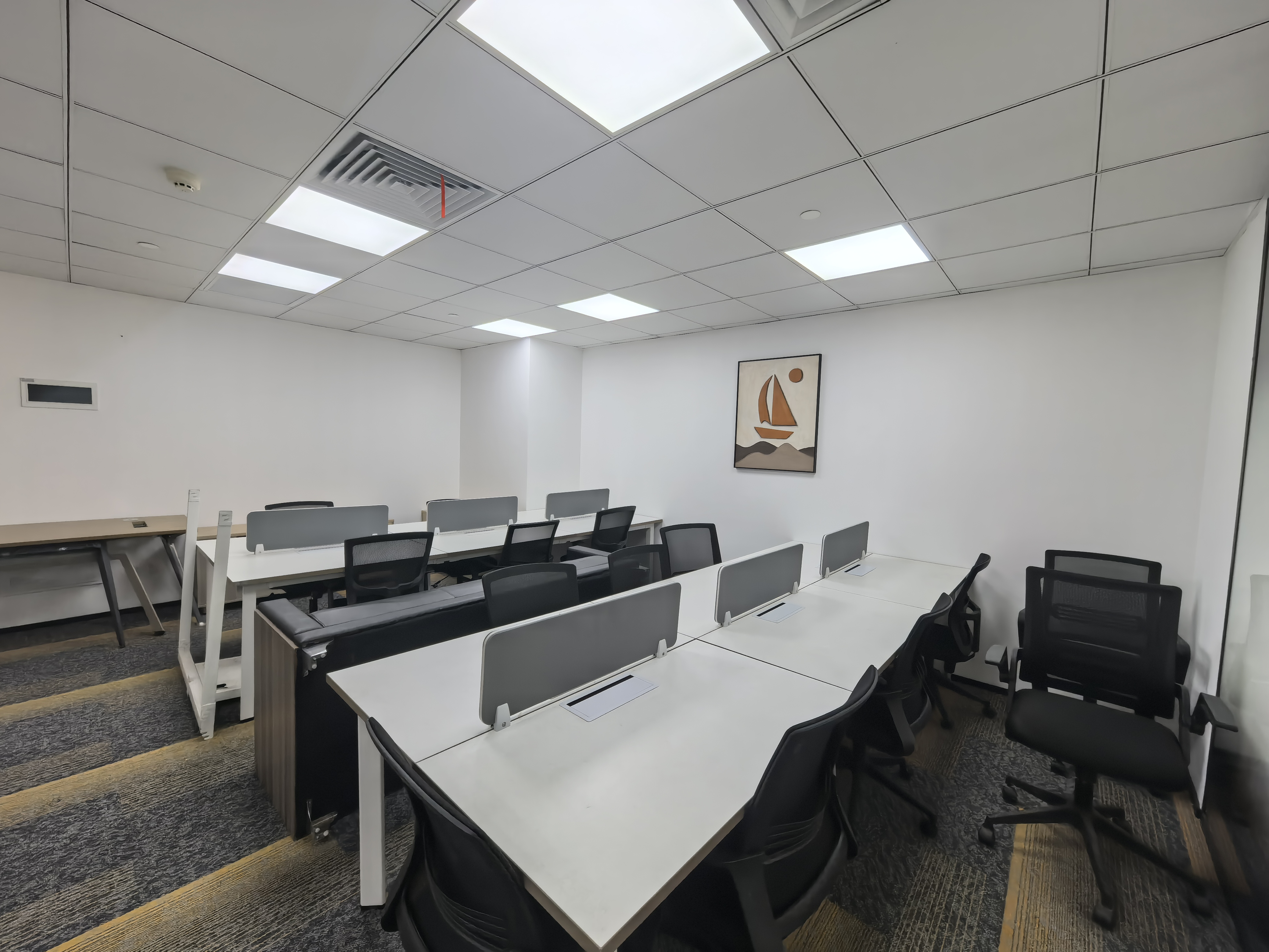 人民广场远洋商业大厦110平米写字楼出租