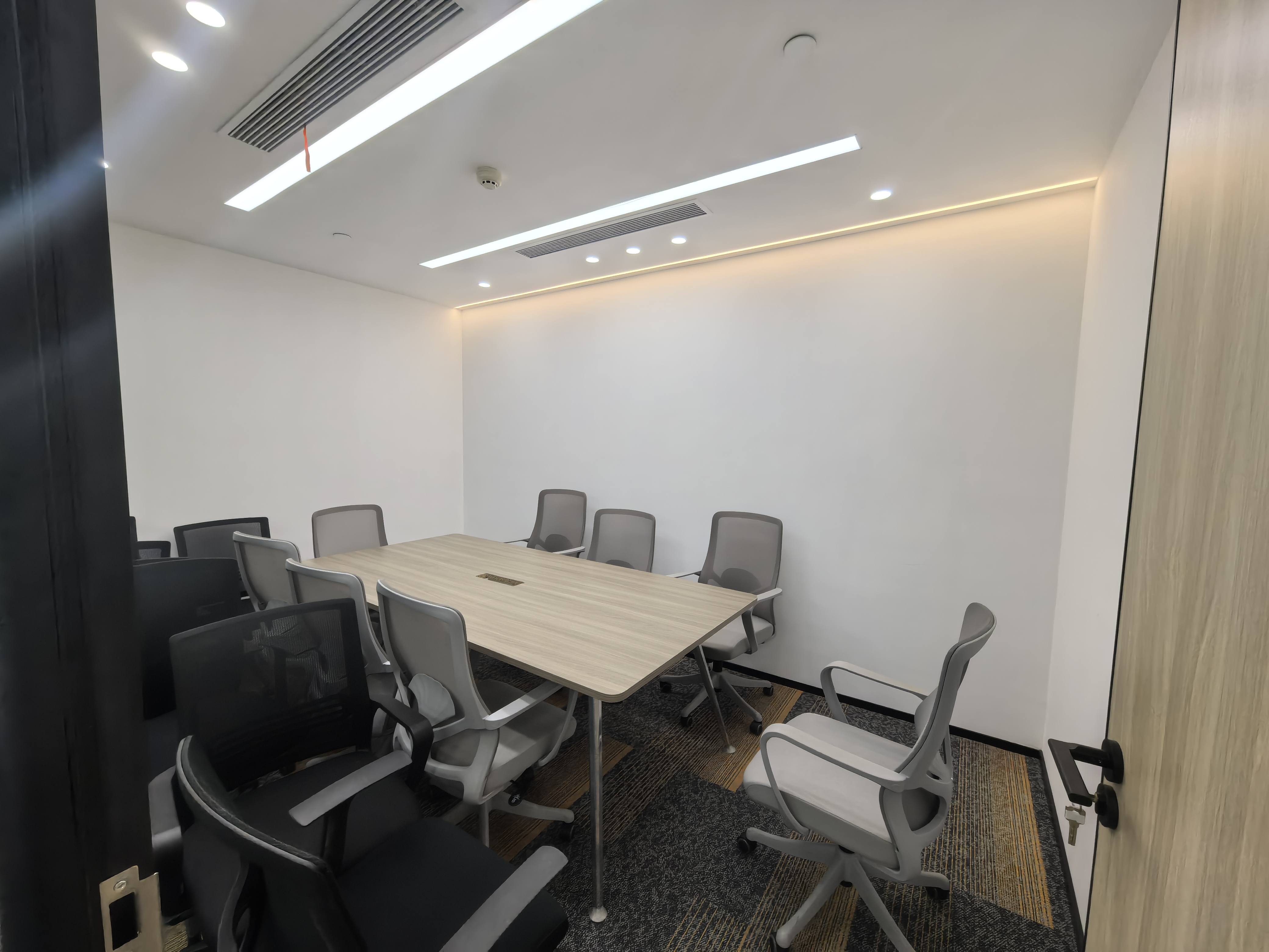 人民广场远洋商业大厦110平米写字楼出租