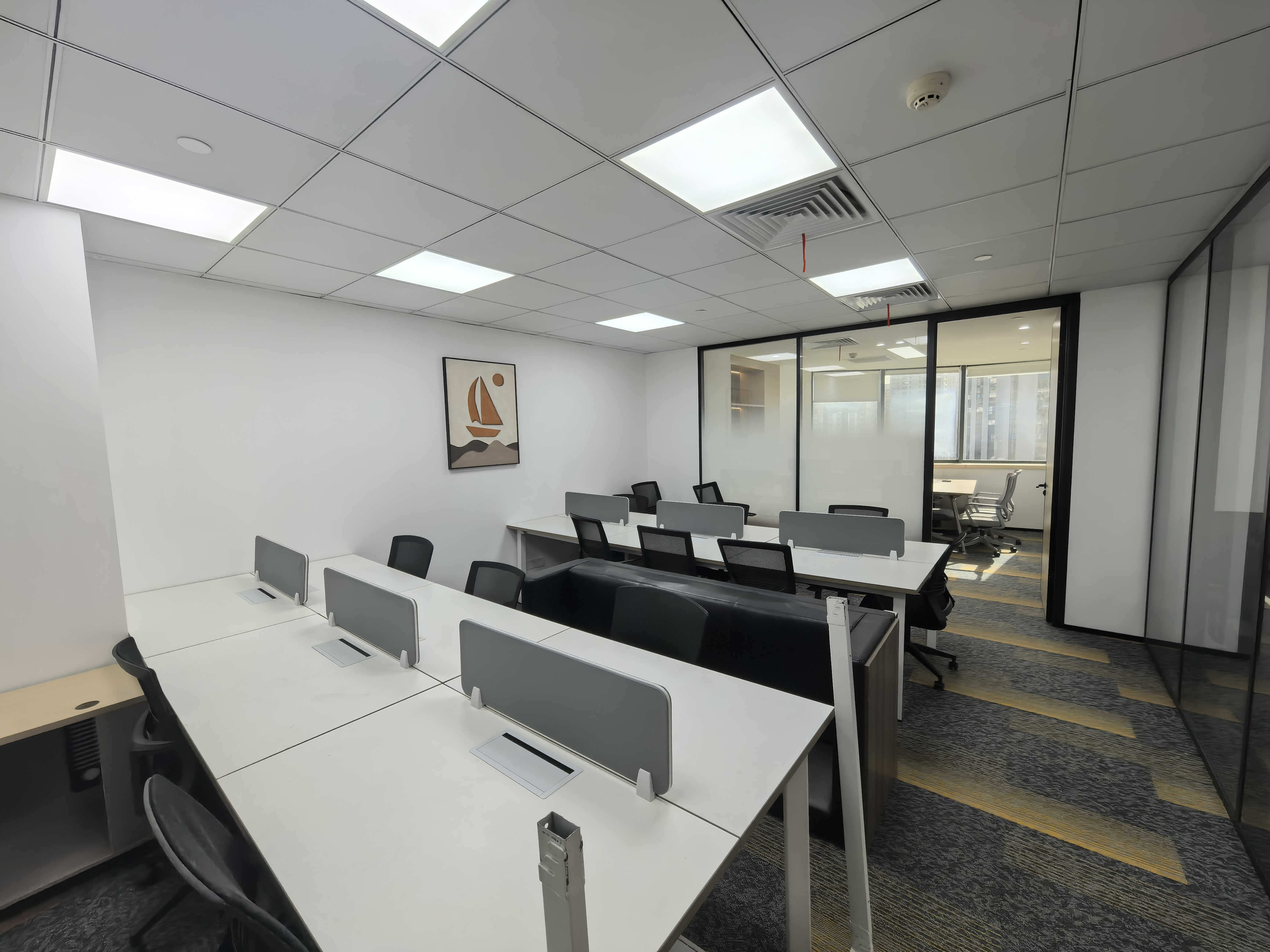 人民广场远洋商业大厦110平米写字楼出租