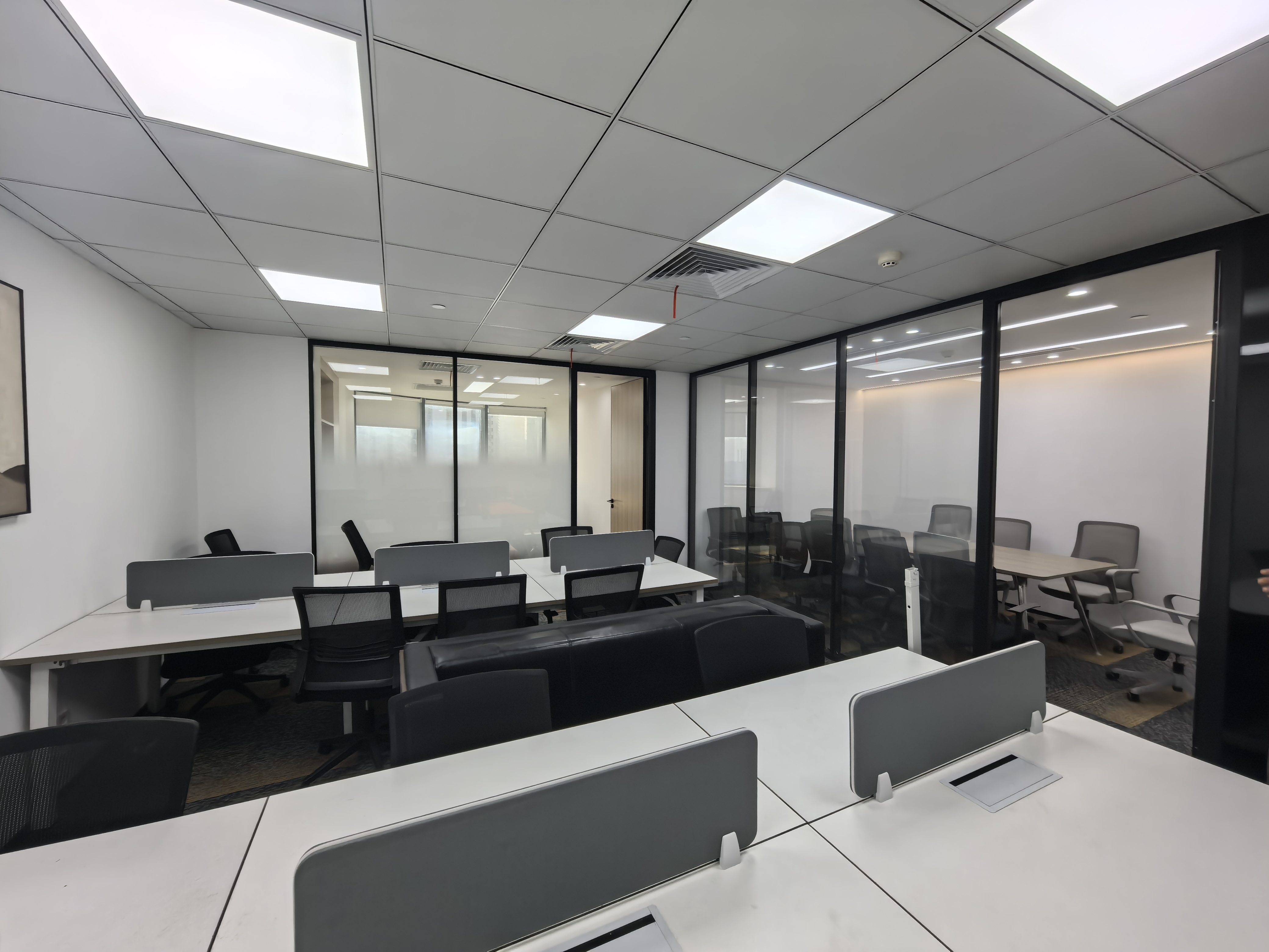 人民广场远洋商业大厦110平米写字楼出租