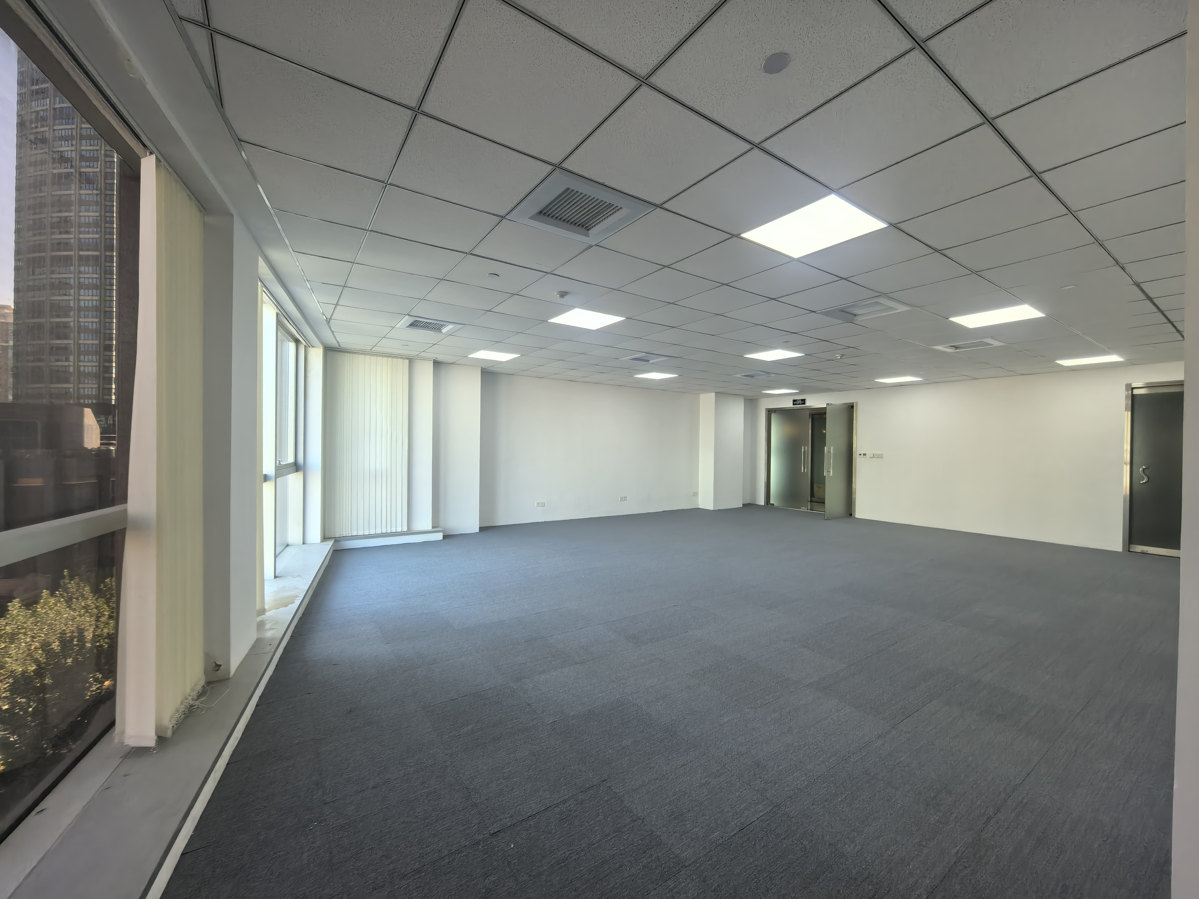 南京西路晶采世纪大厦109平米写字楼出租