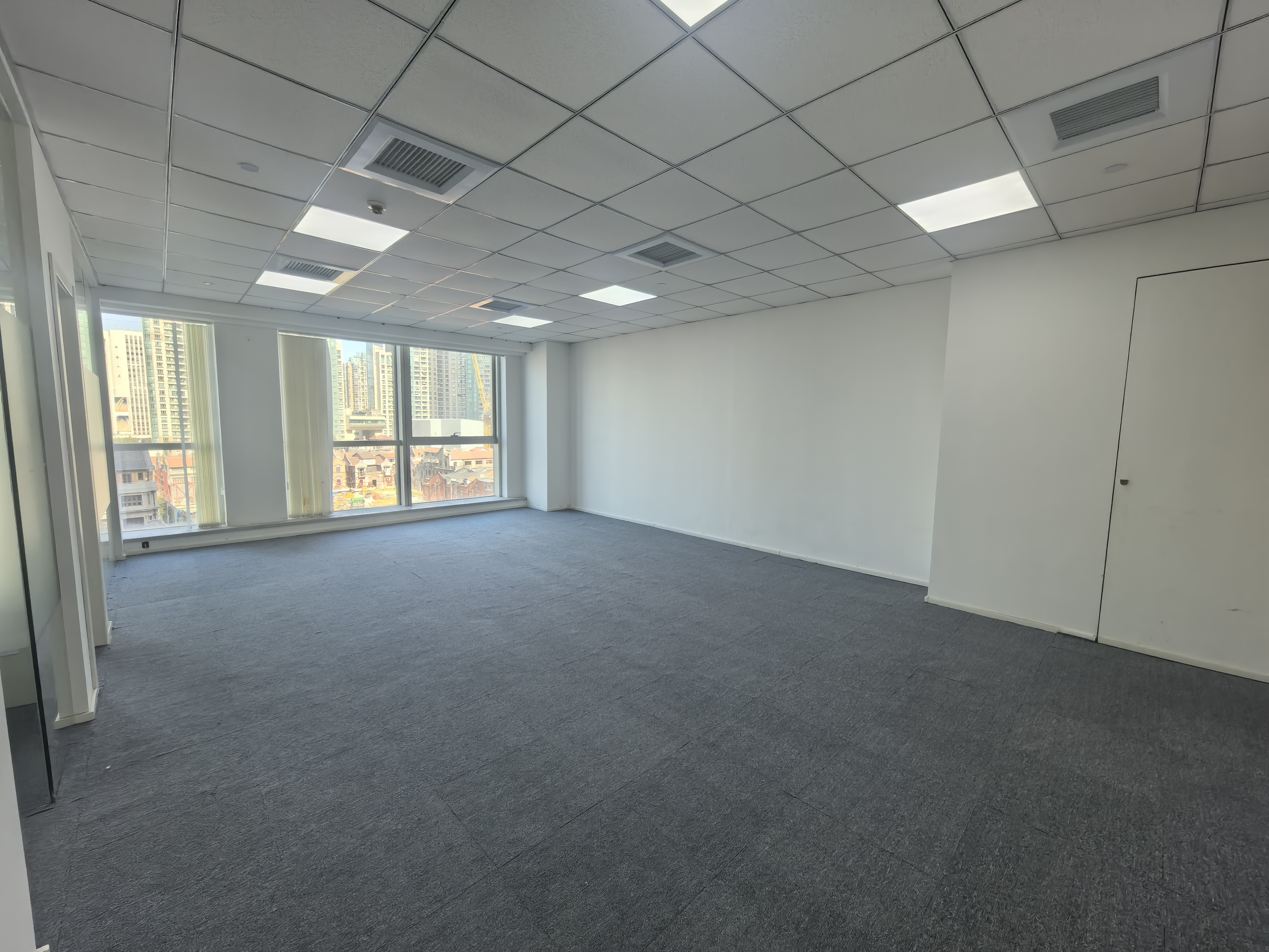 南京西路晶采世纪大厦109平米写字楼出租