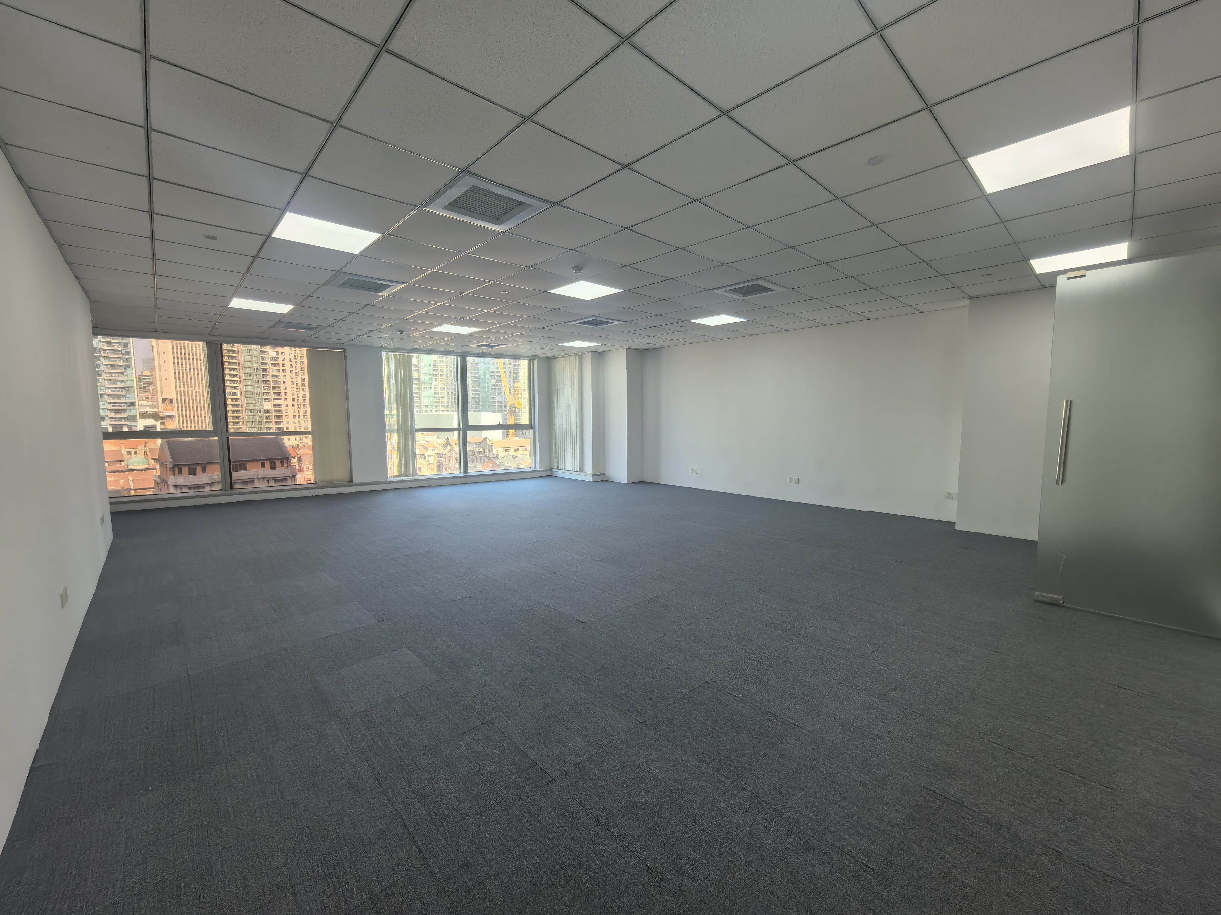 南京西路晶采世纪大厦109平米写字楼出租