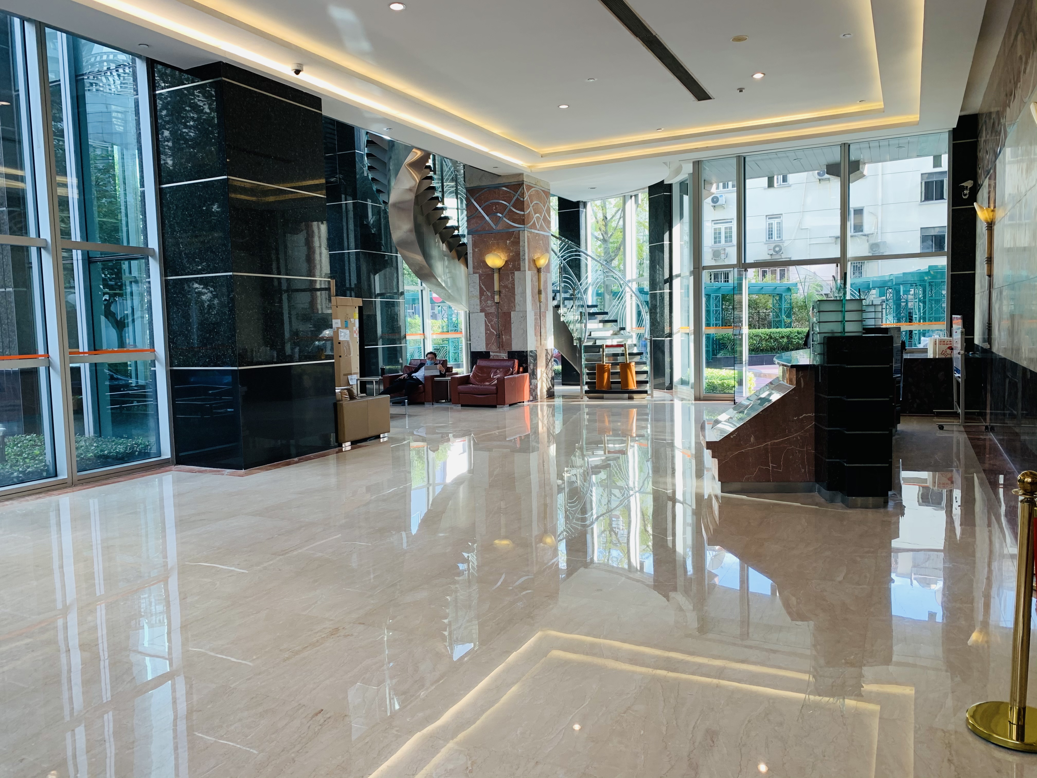 南京西路晶采世纪大厦109平米写字楼出租