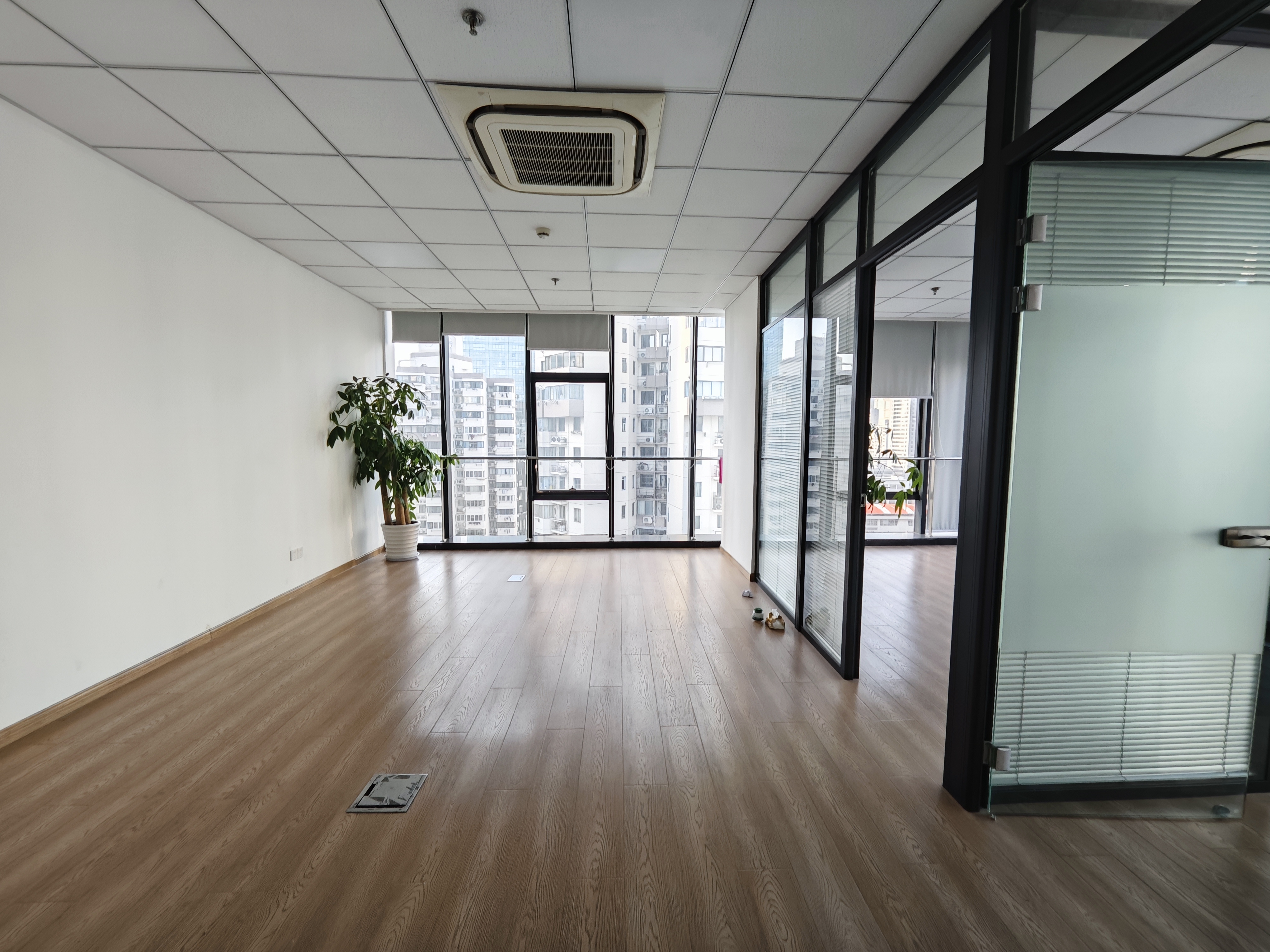 曹杨汇融大厦94平米写字楼出租