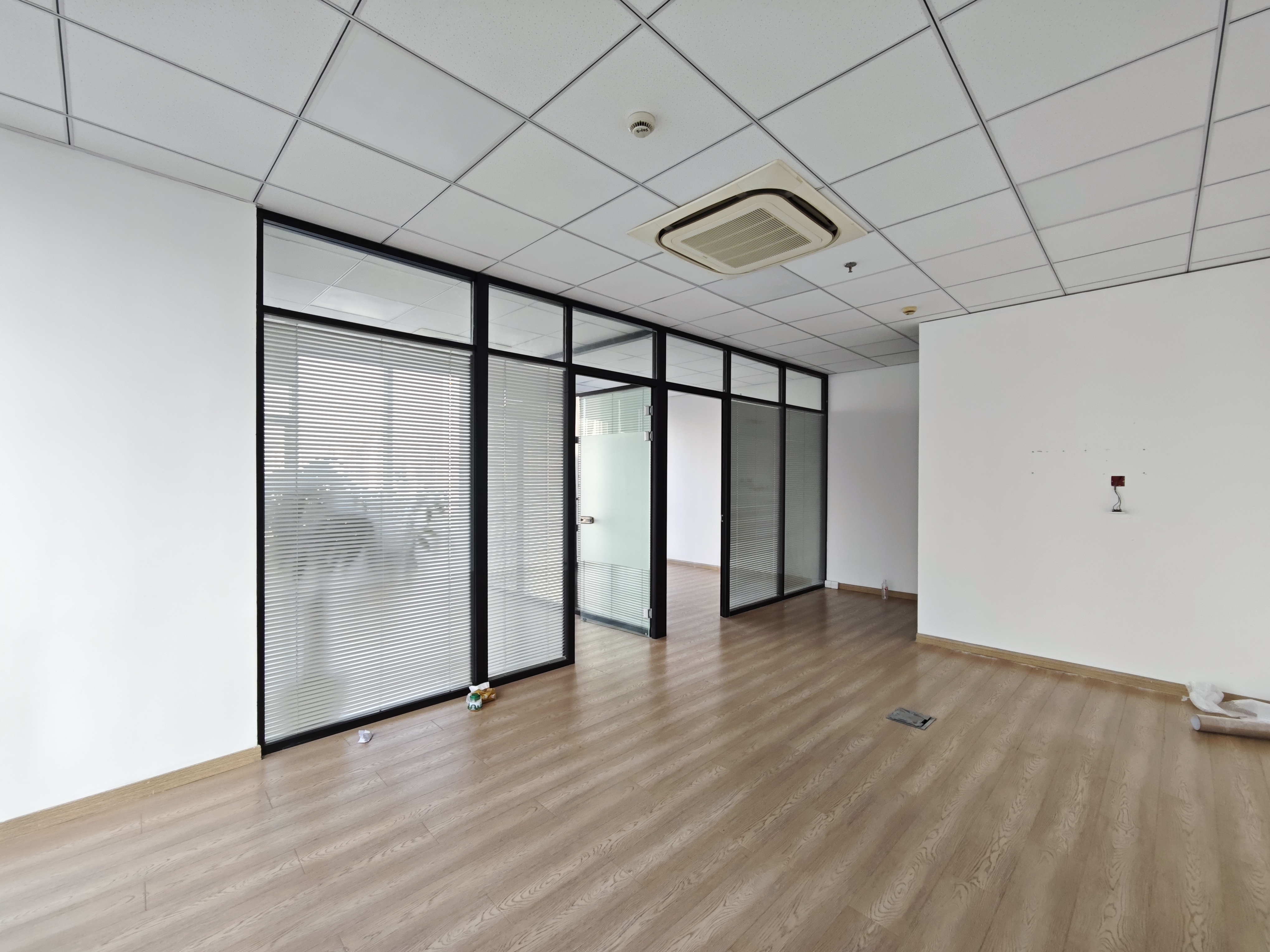 曹杨汇融大厦94平米写字楼出租