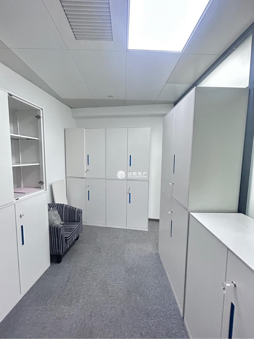 静安寺静安中华大厦138平米写字楼出租