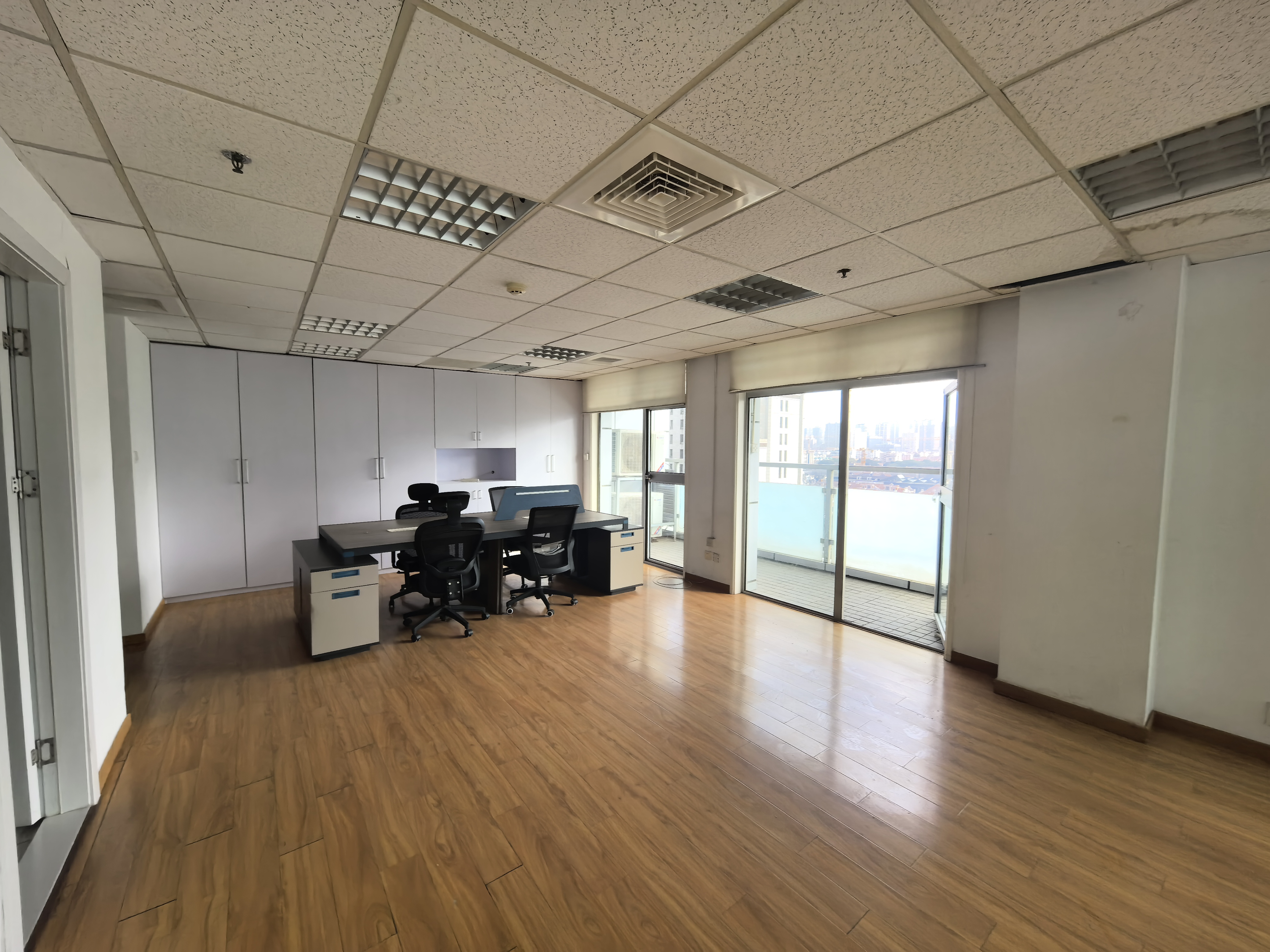 淮海中路淮海中华大厦100平米写字楼出租