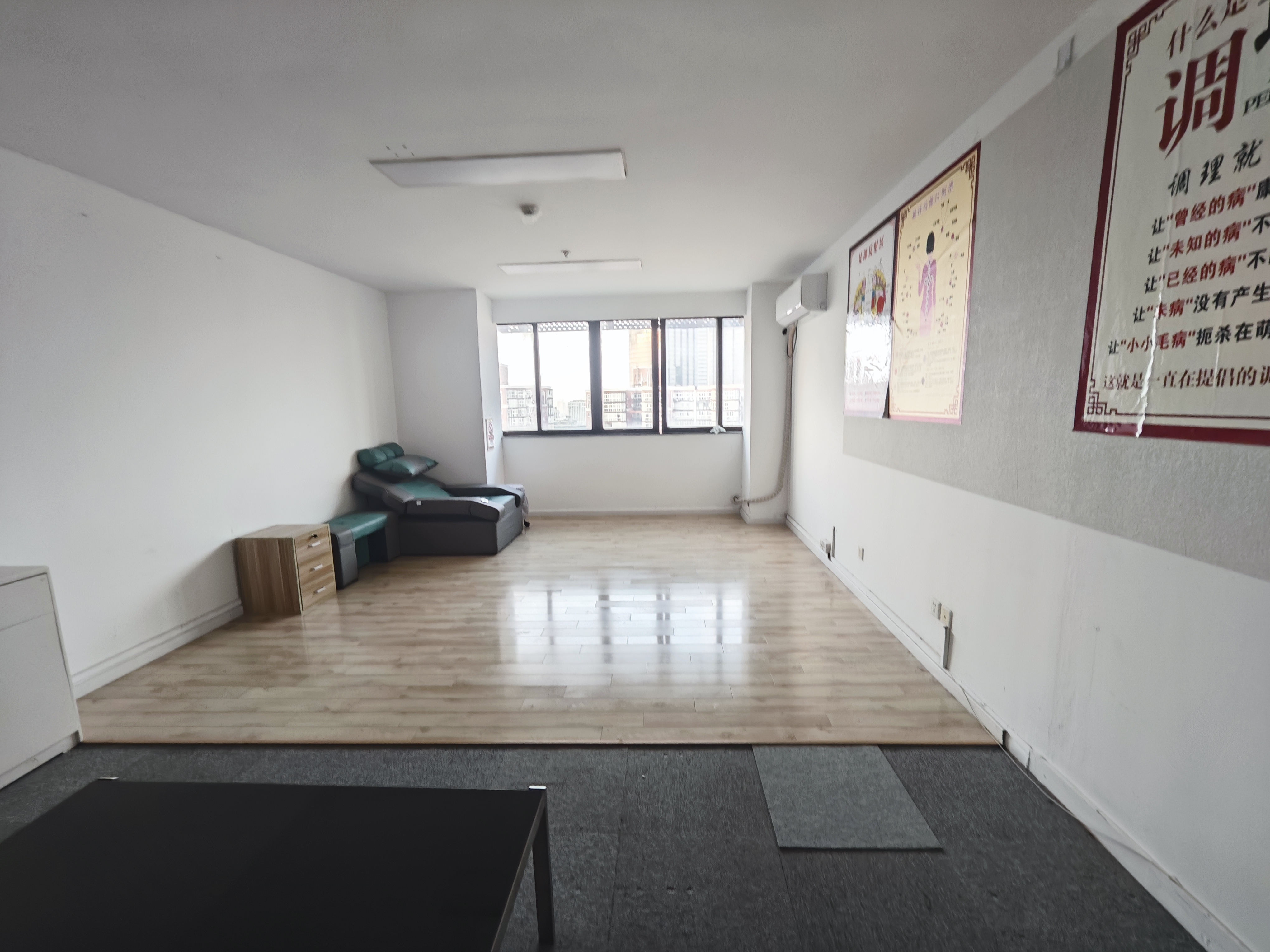 曹杨中谊大厦56平米写字楼出租