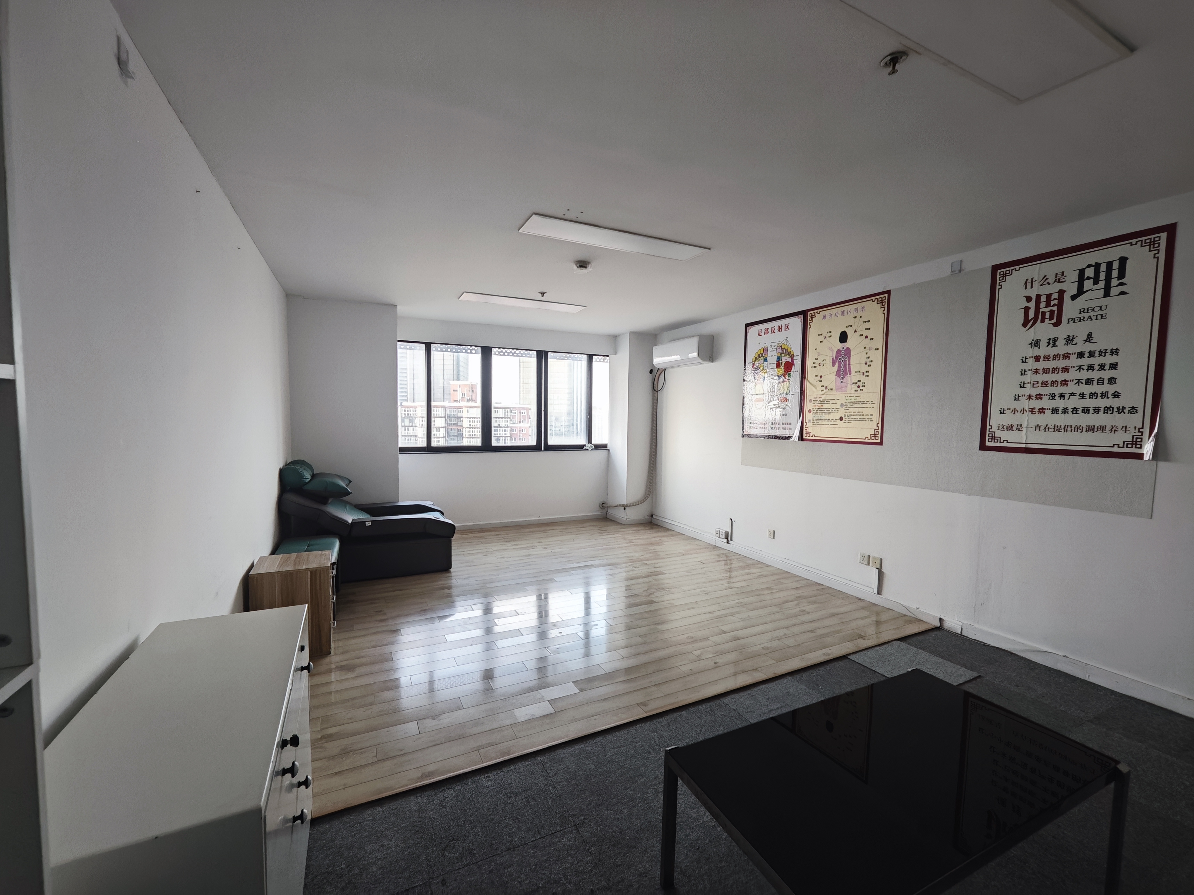 曹杨中谊大厦56平米写字楼出租