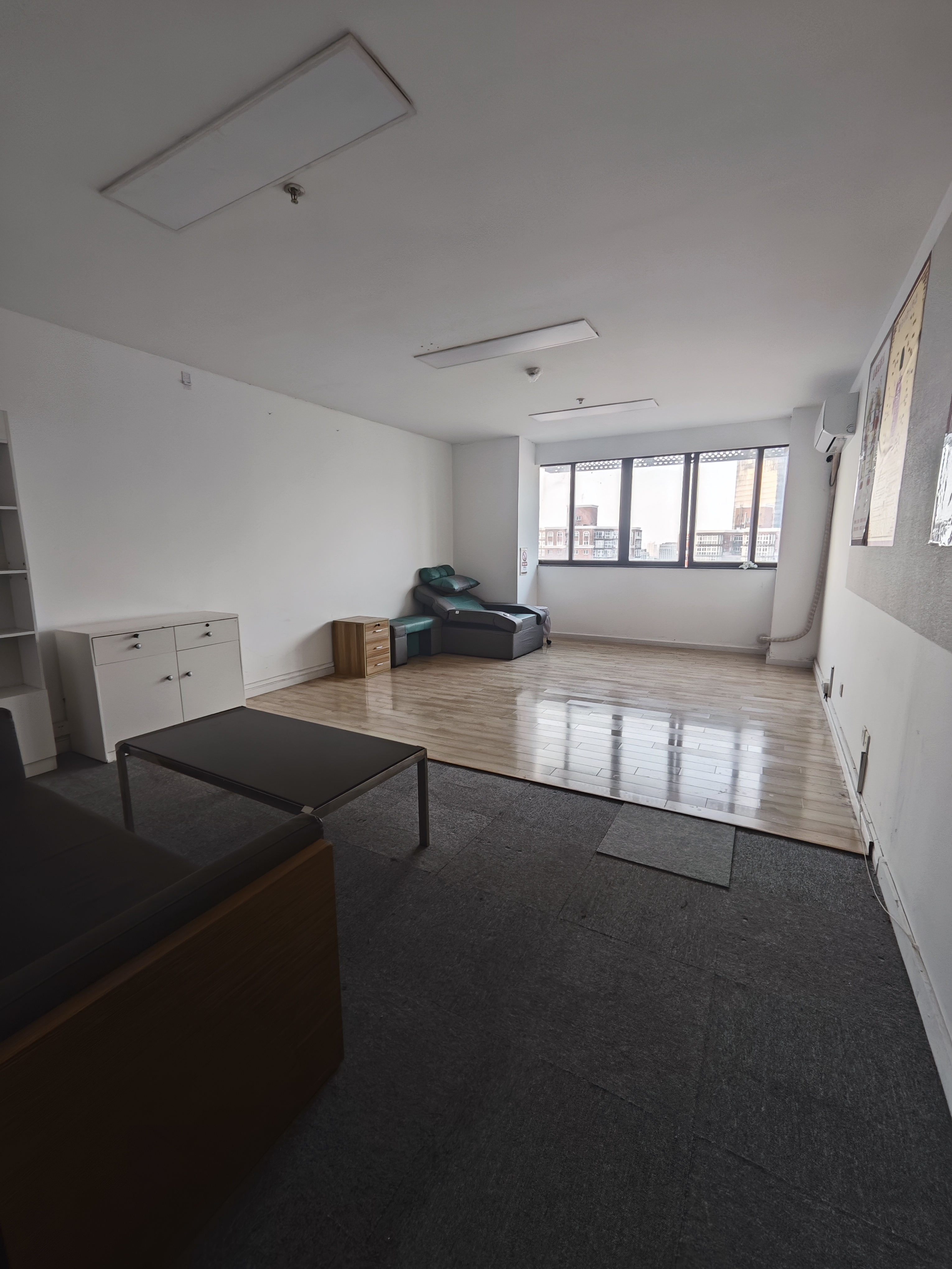 曹杨中谊大厦56平米写字楼出租