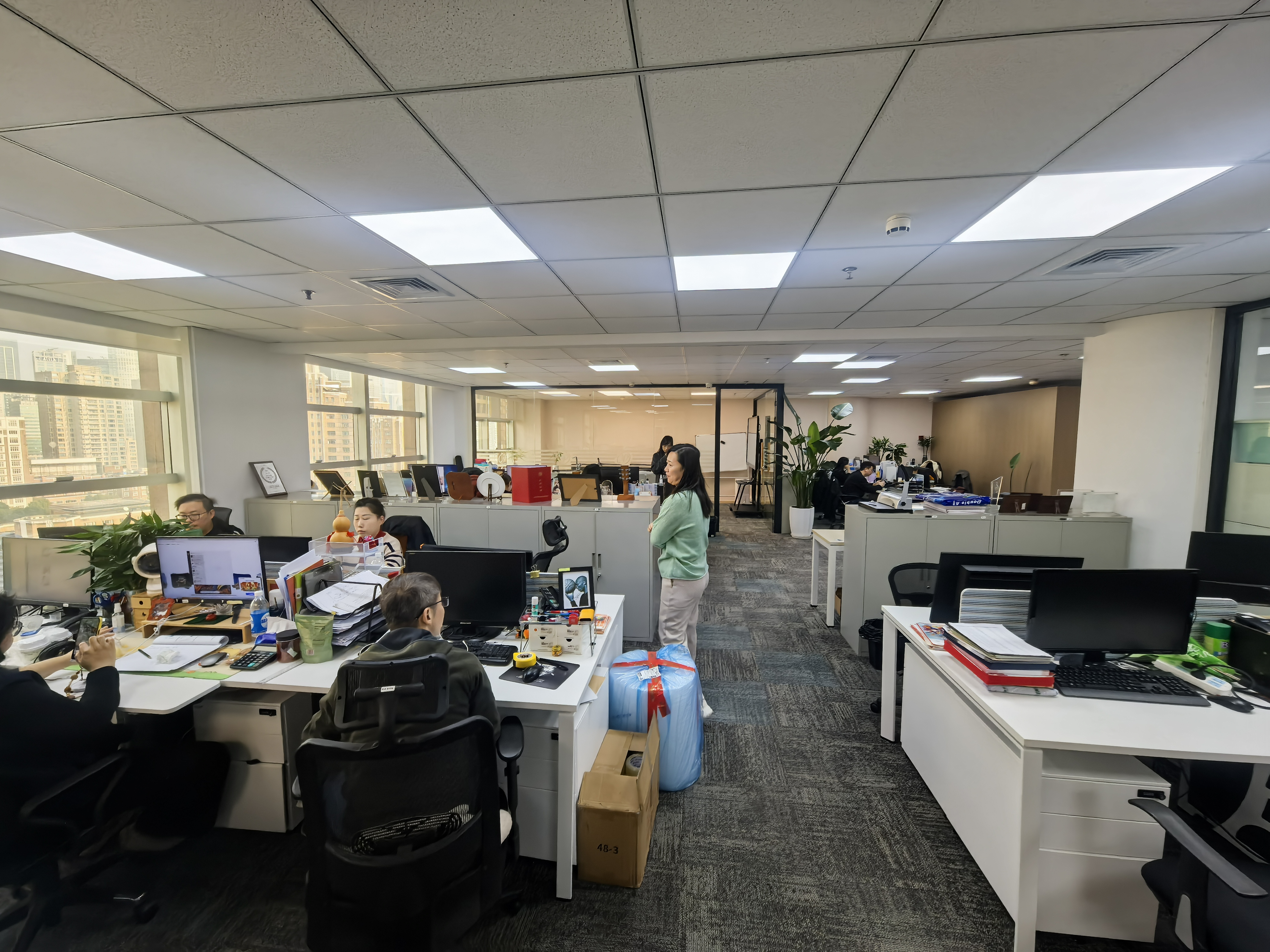 淮海中路永新大厦147平米写字楼出租