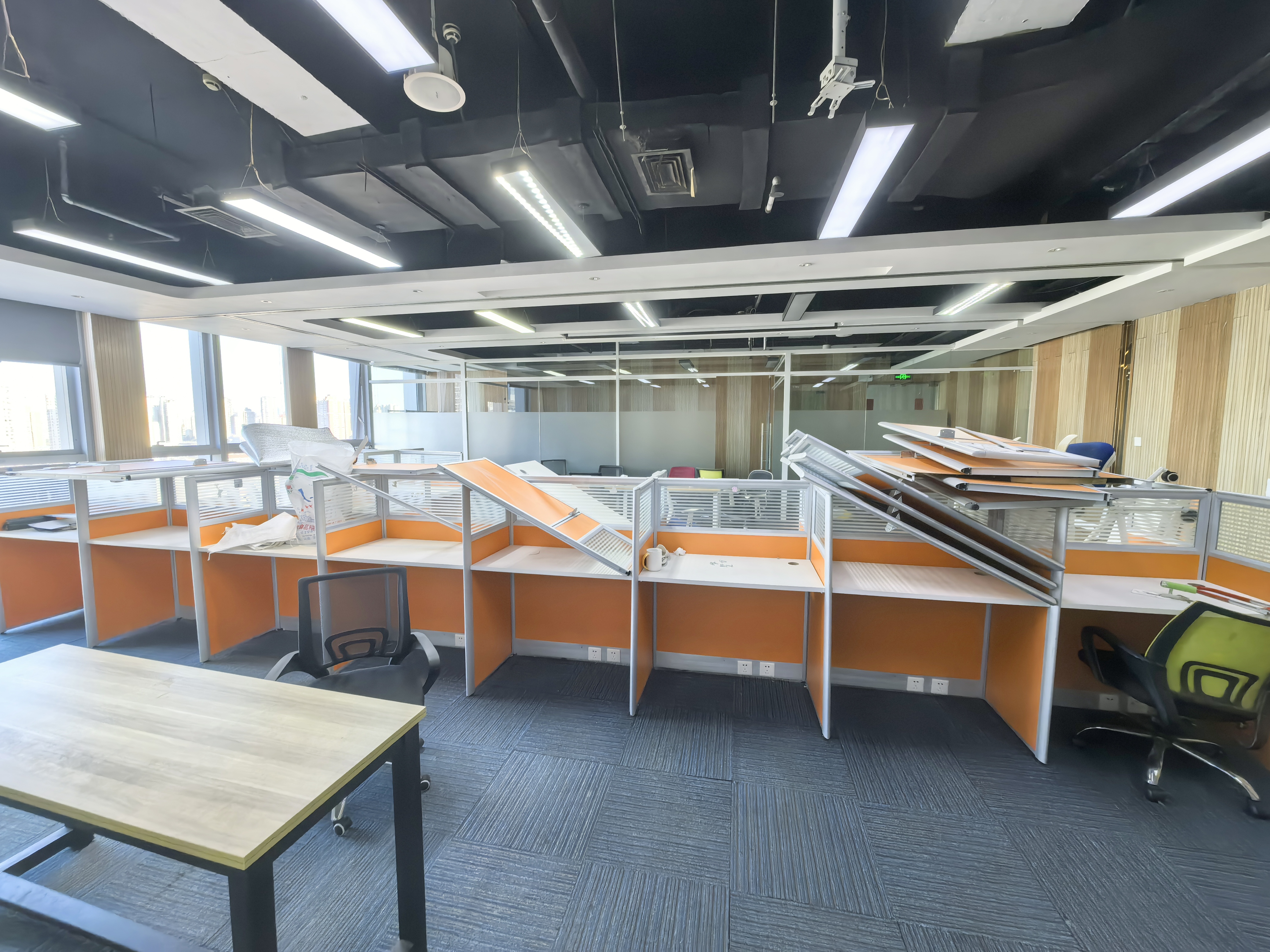 曹杨长城大厦200平米写字楼出租