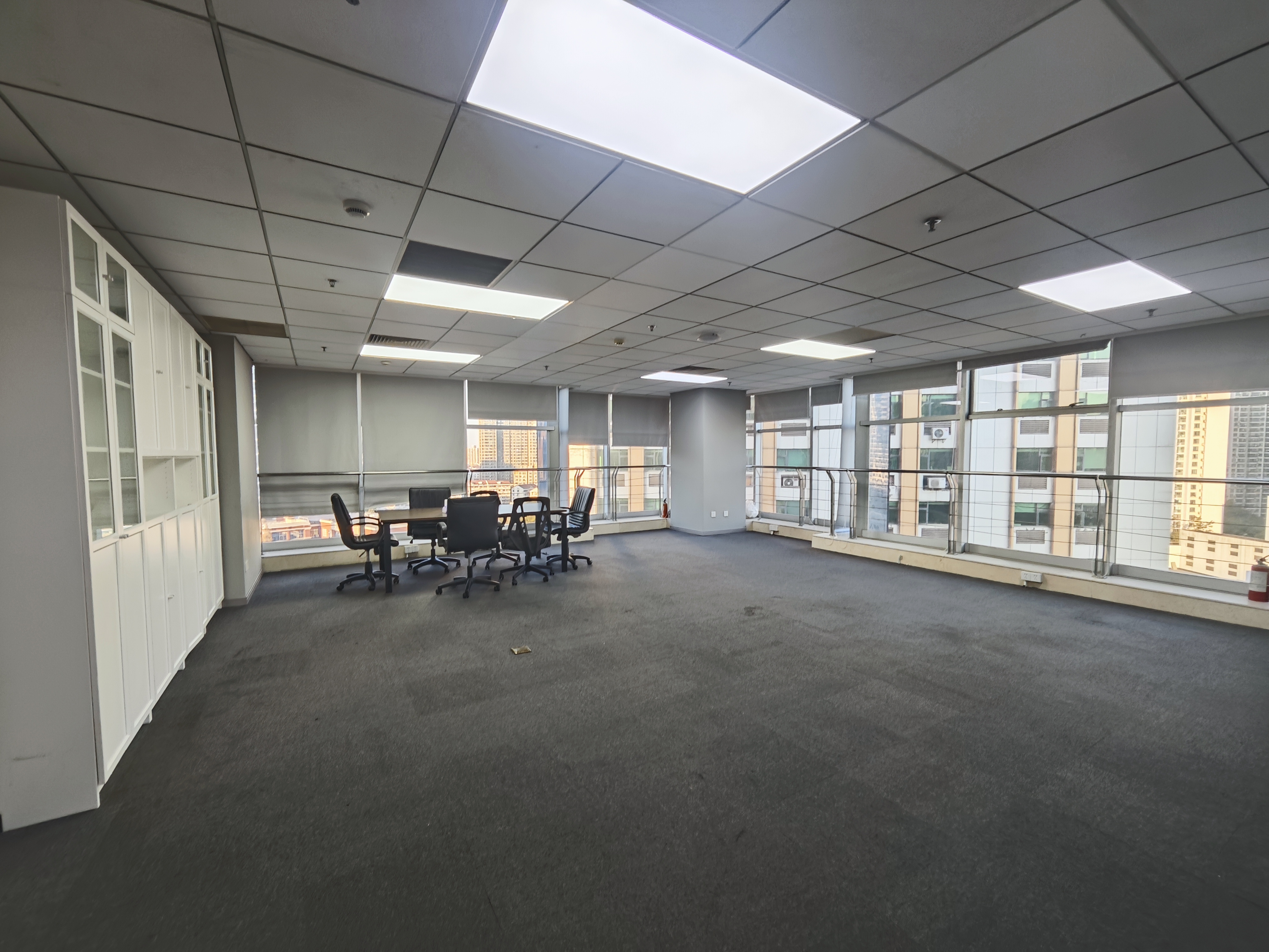 光新飞洲时代大厦96平米写字楼出租