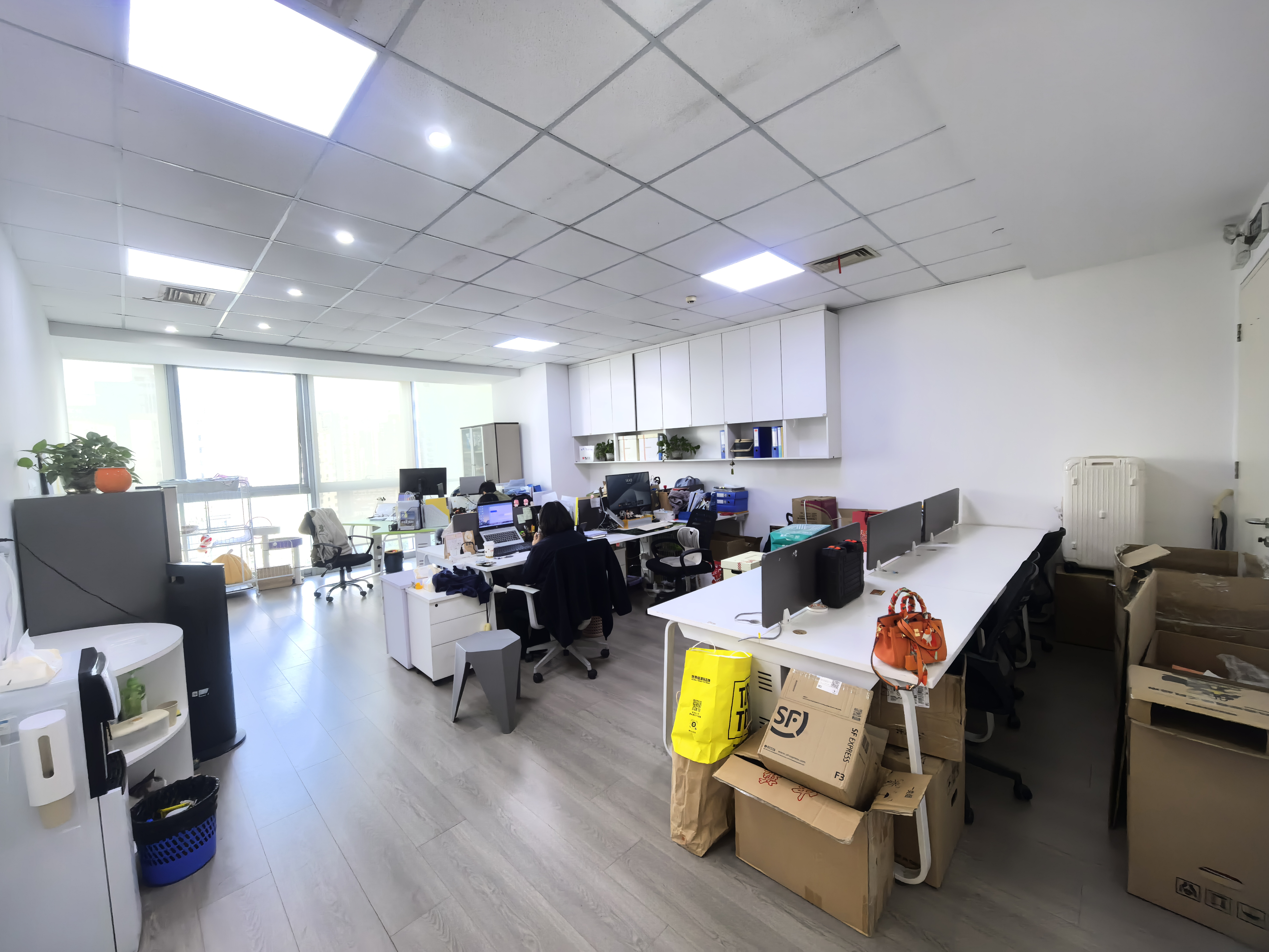 曹杨长城大厦113平米写字楼出租