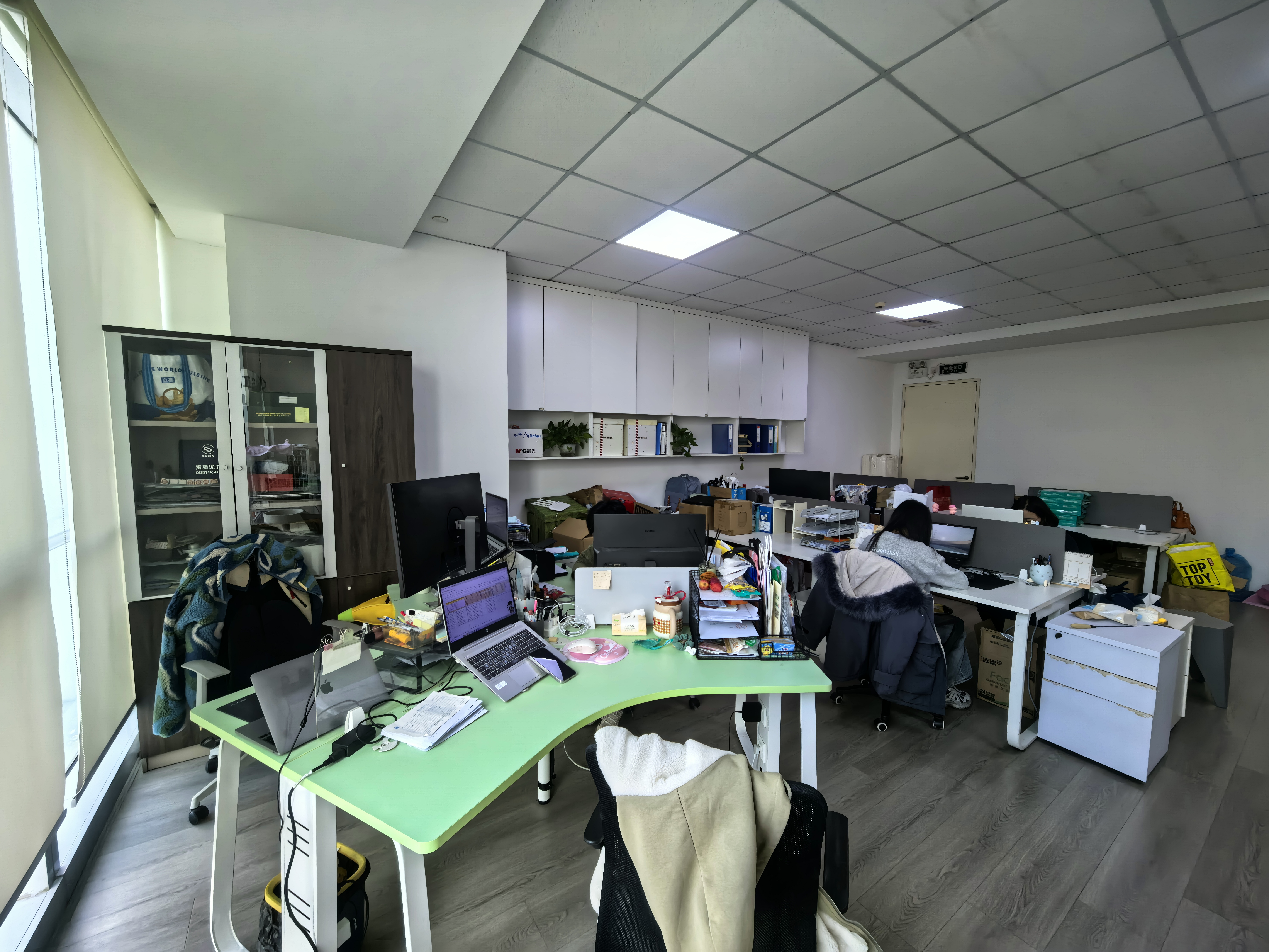 曹杨长城大厦113平米写字楼出租