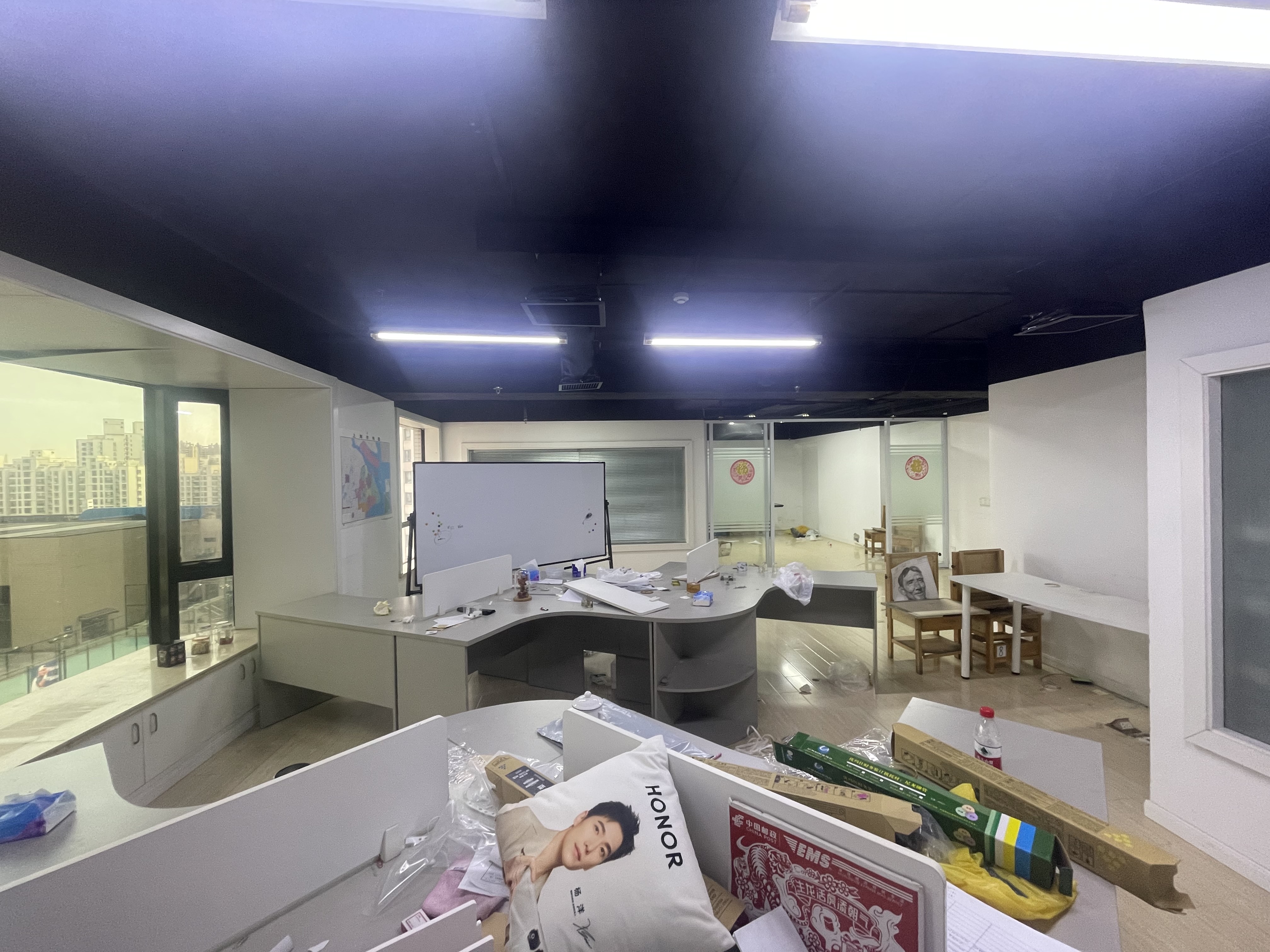 漕河泾光大会展中心140平米写字楼出租