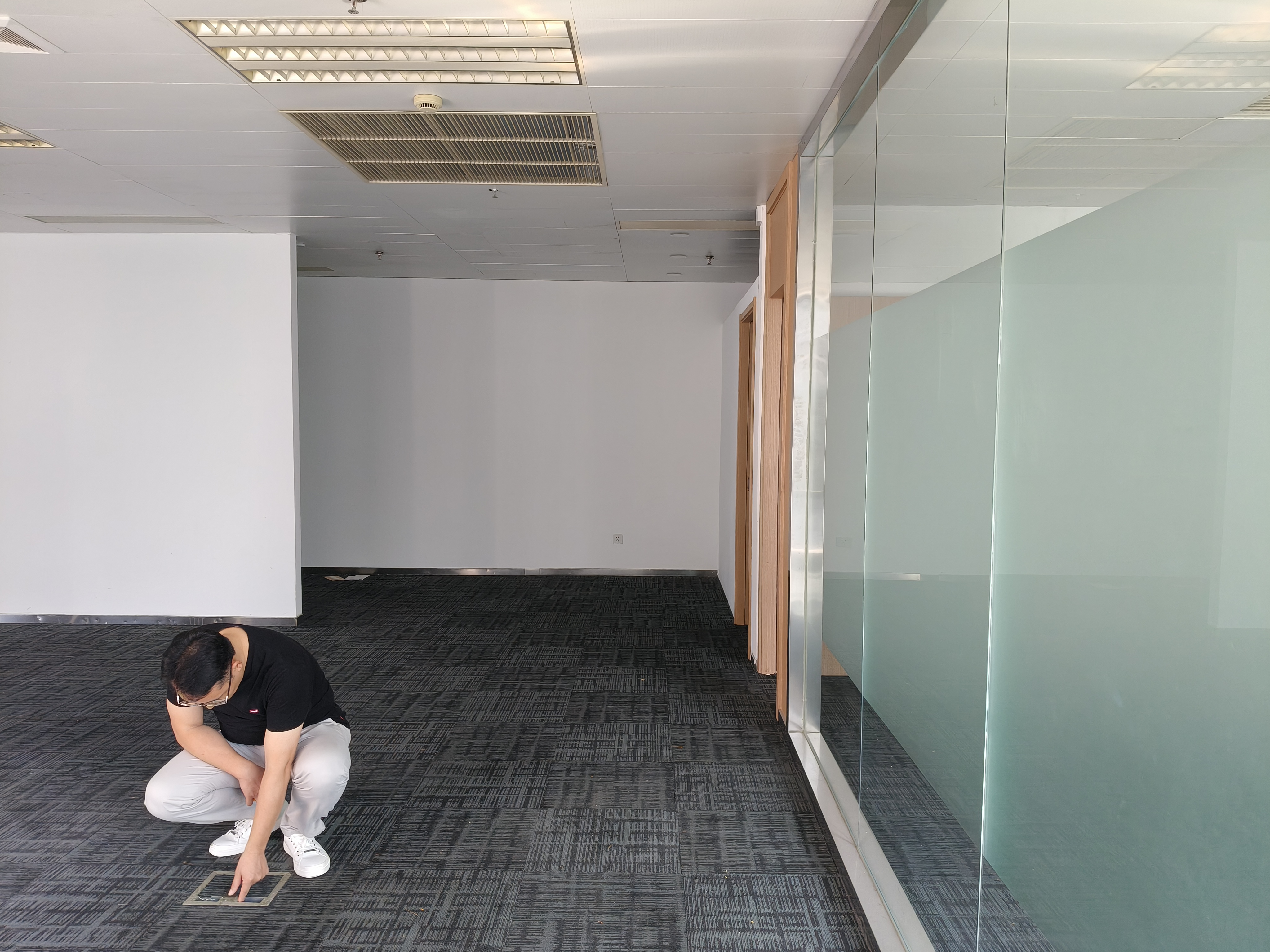 龙华绿地汇中心337平米写字楼出租