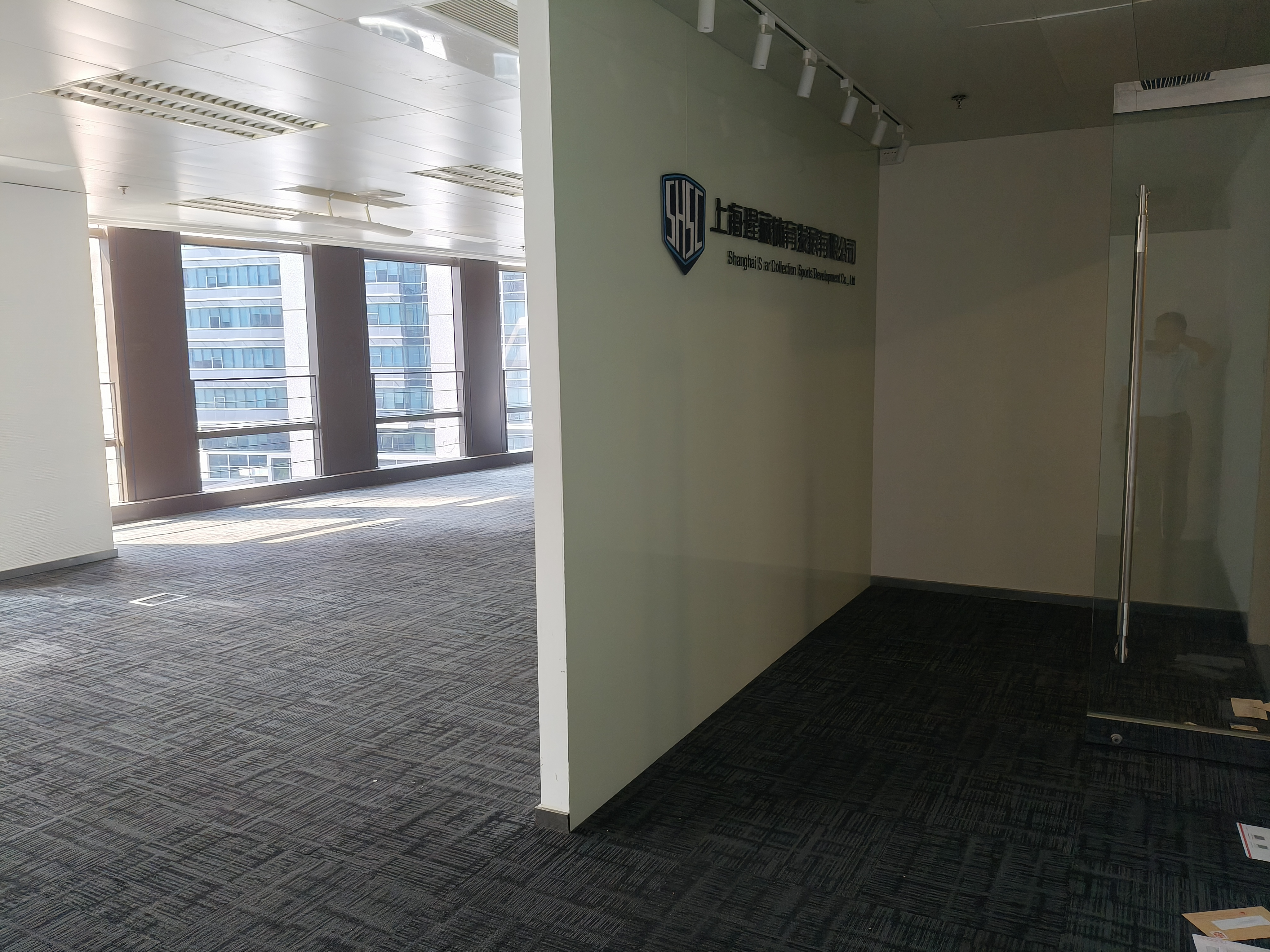 龙华绿地汇中心337平米写字楼出租