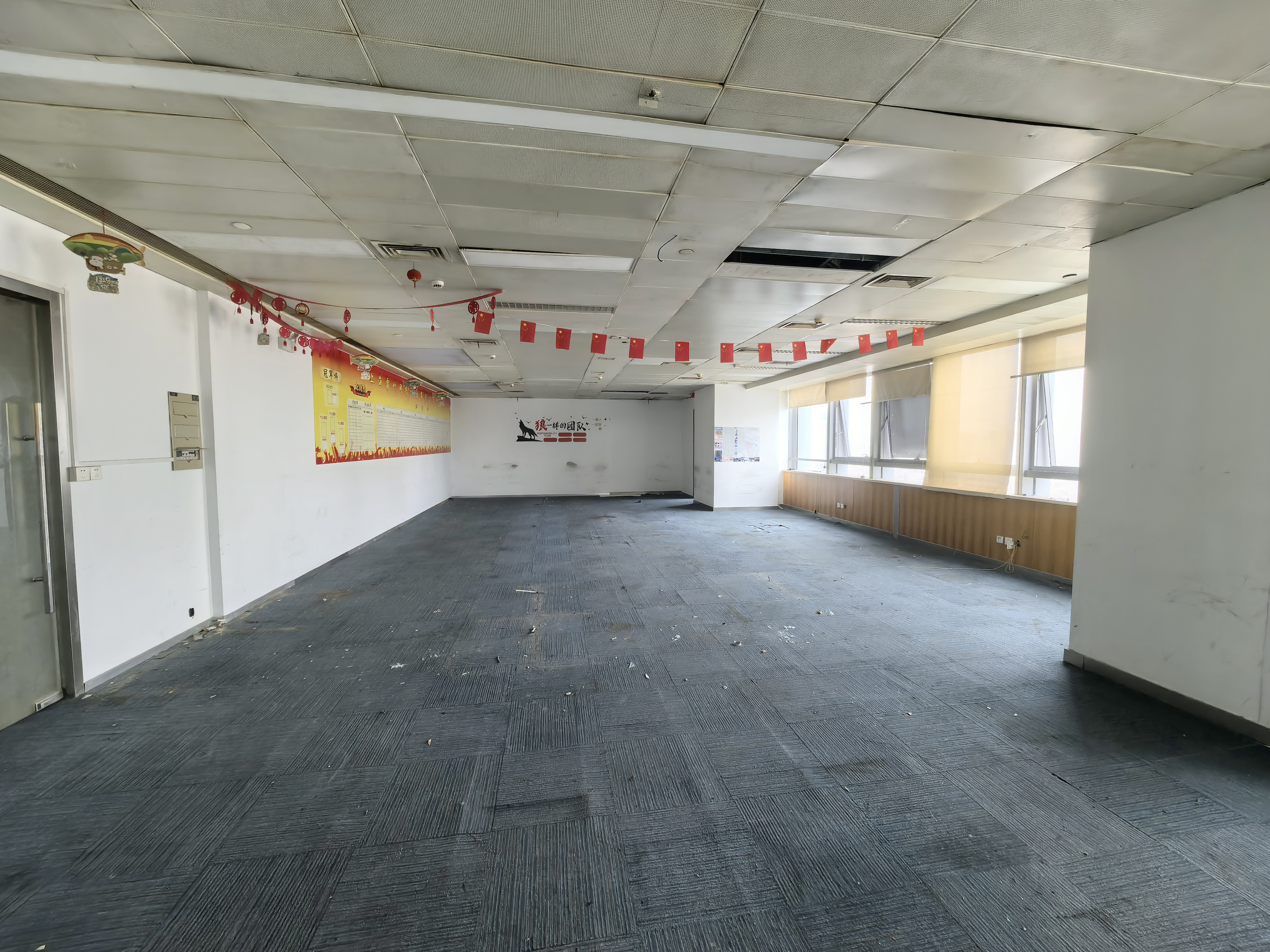 曹杨长城大厦200平米写字楼出租