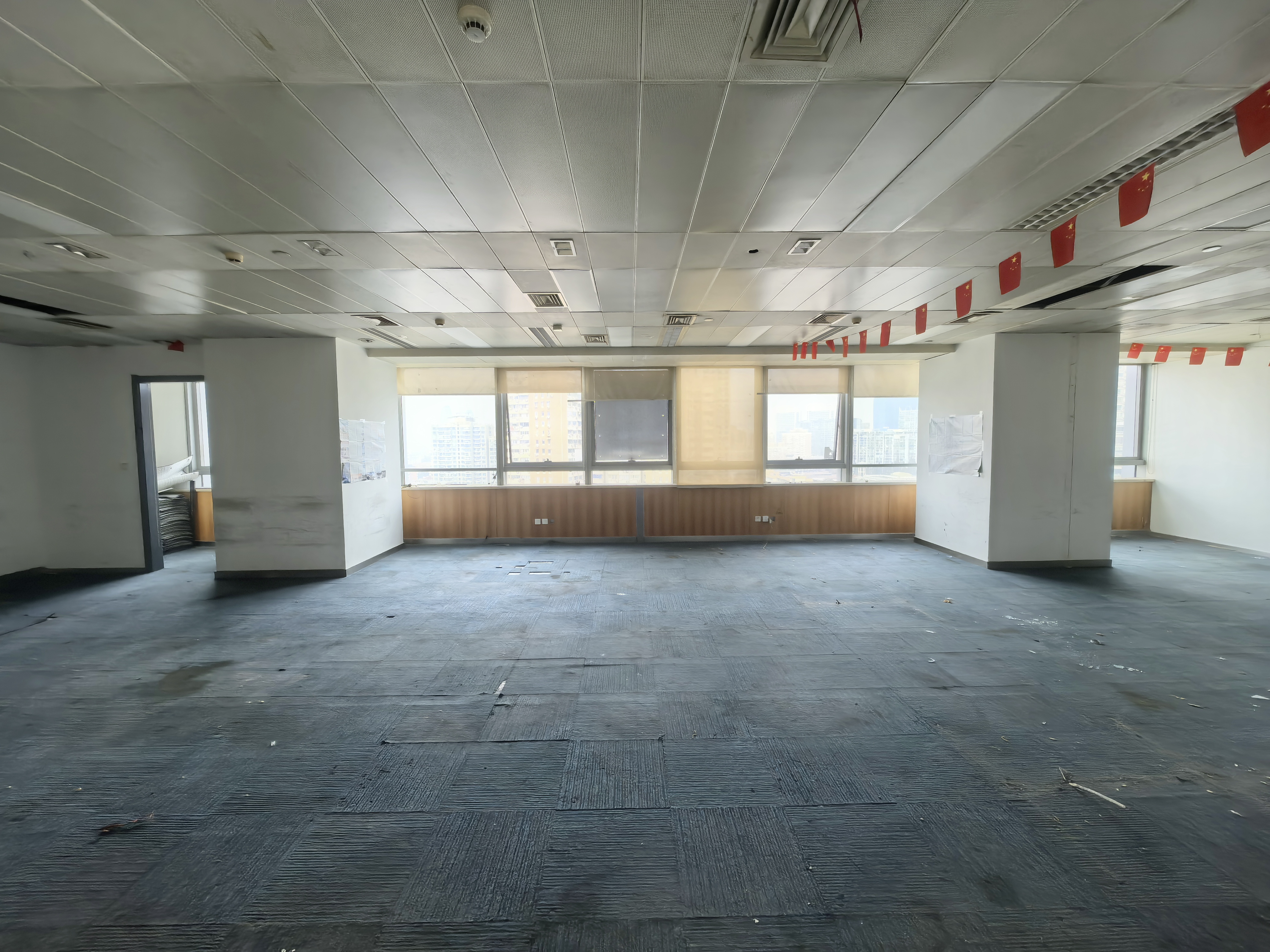 曹杨长城大厦200平米写字楼出租