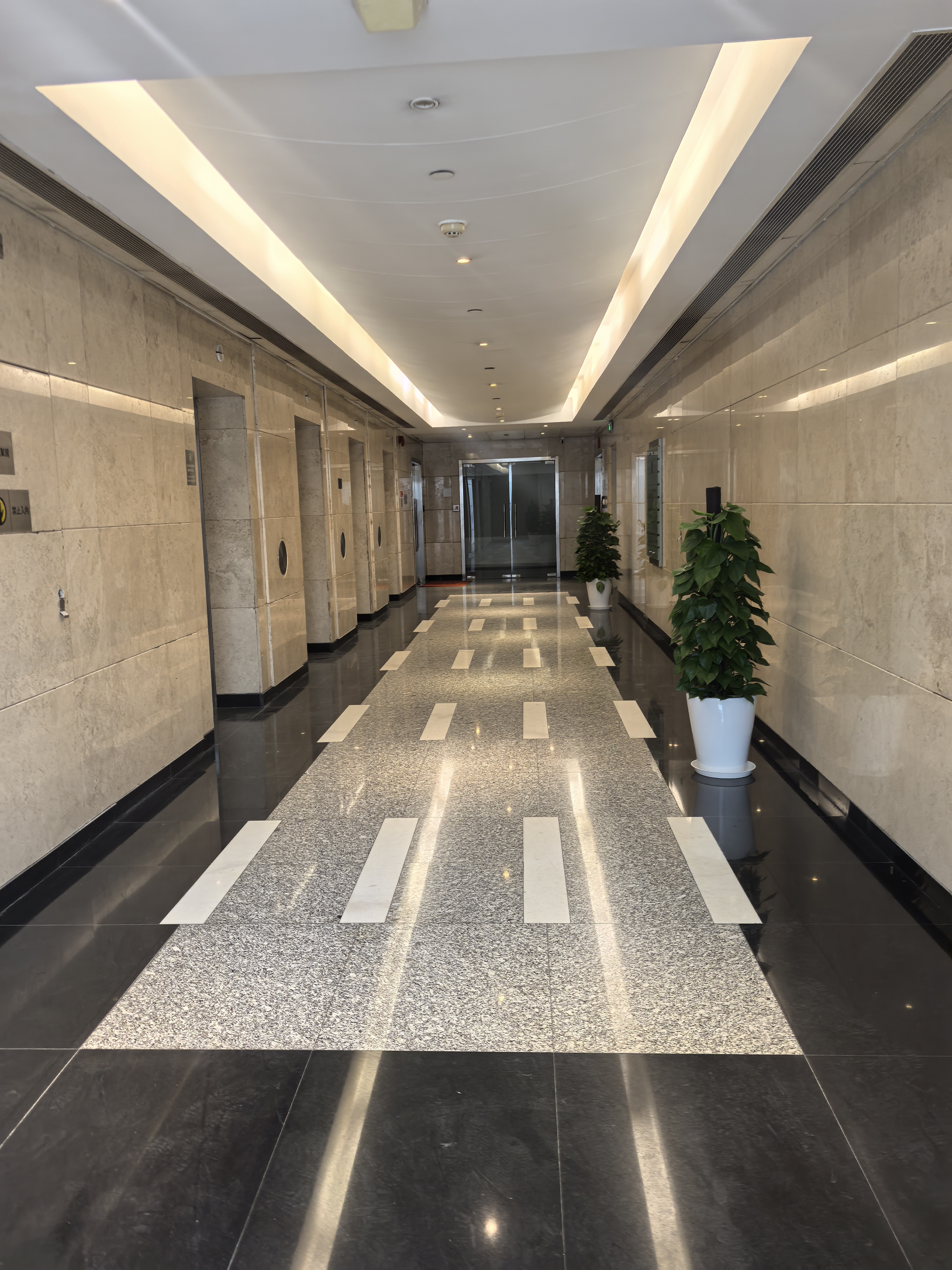 淮海中路上海广场397平米写字楼出租