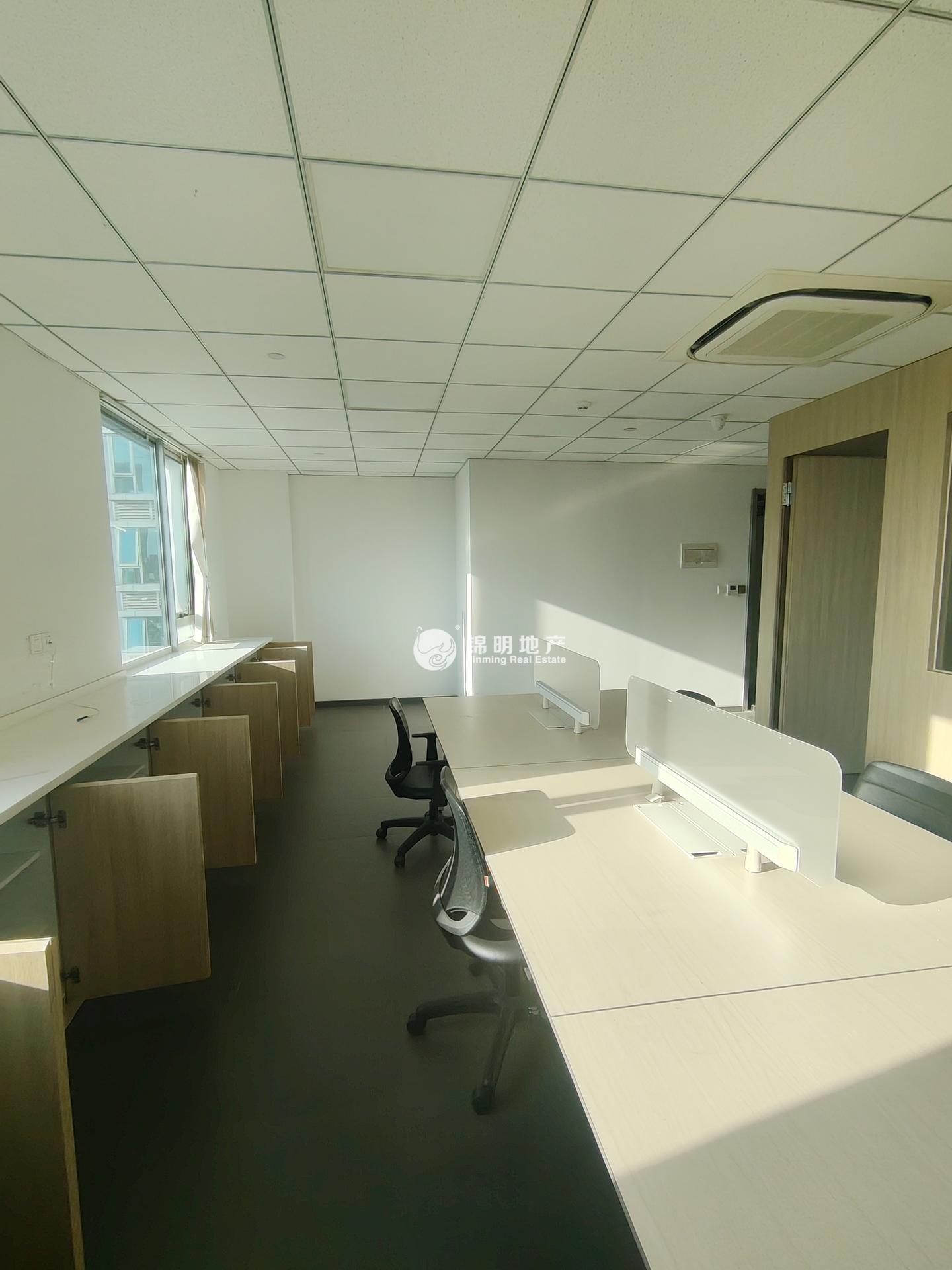 新华路首信银都国际广场82平米写字楼出租