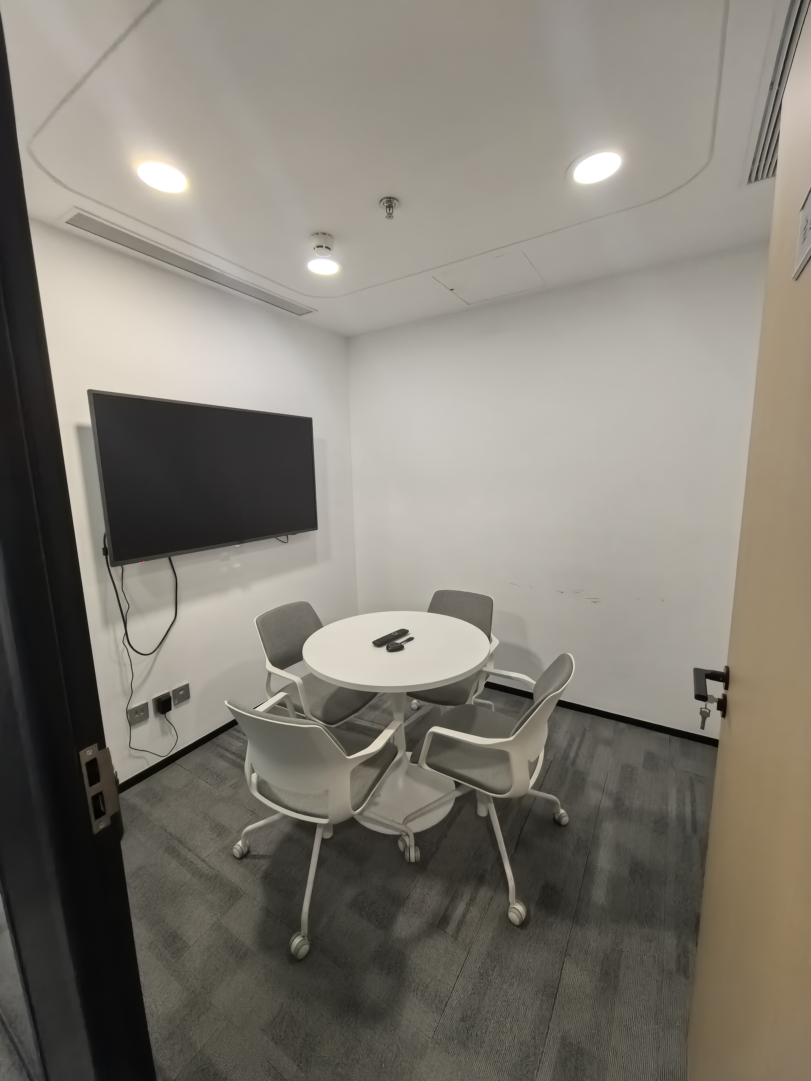 淮海中路瑞安广场375平米写字楼出租